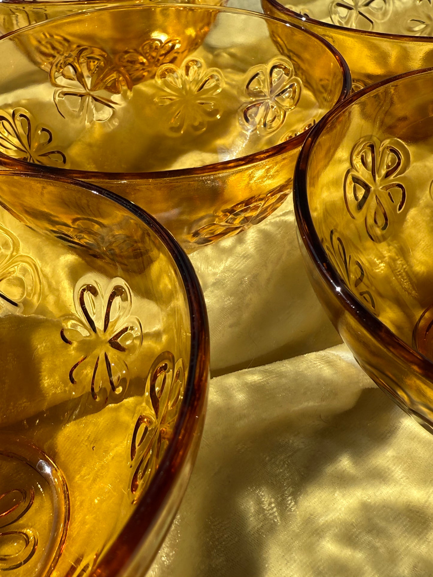 Six bols Vereco Daisy Flower en verre ambré 70s