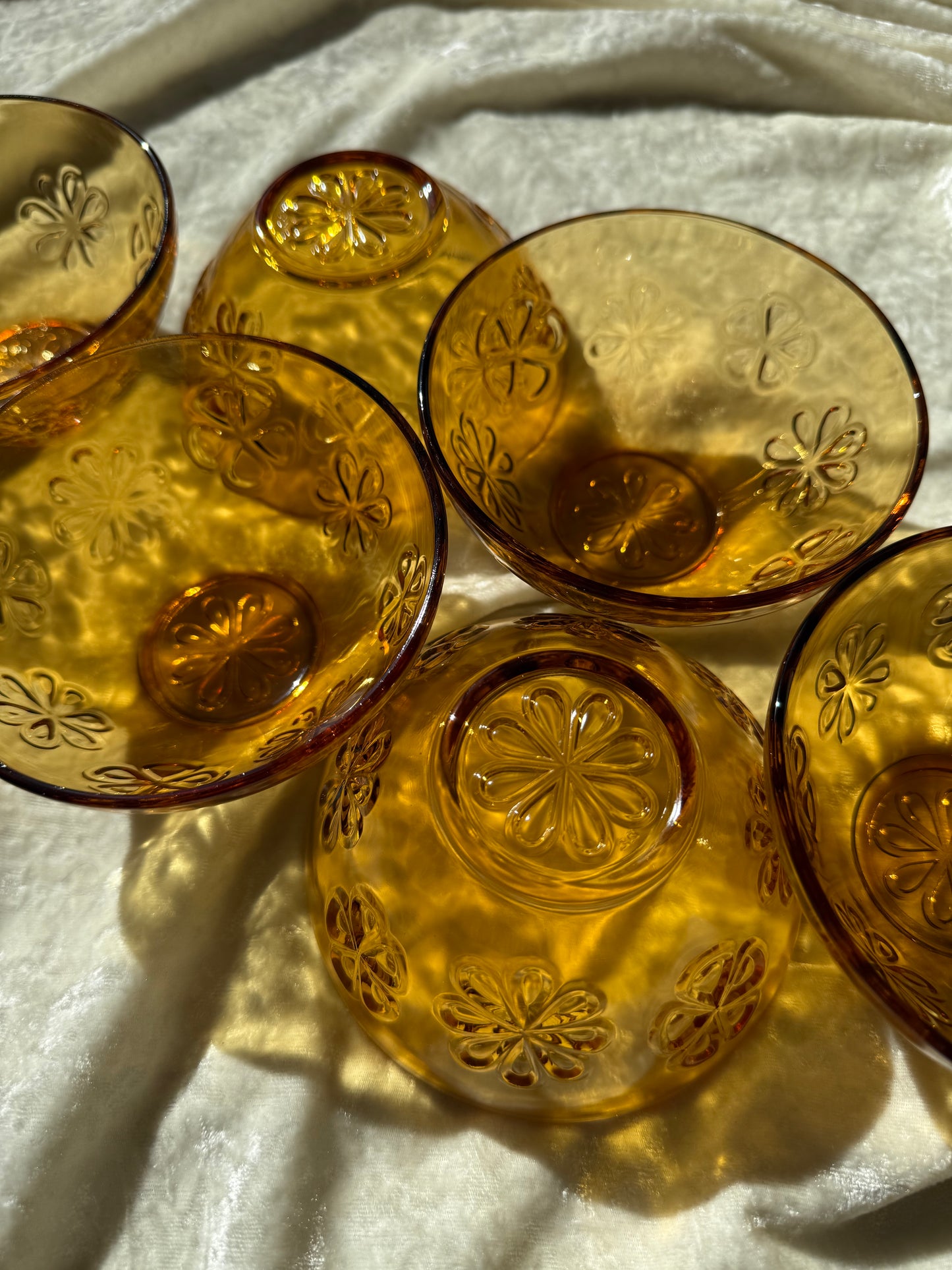 Six bols Vereco Daisy Flower en verre ambré 70s