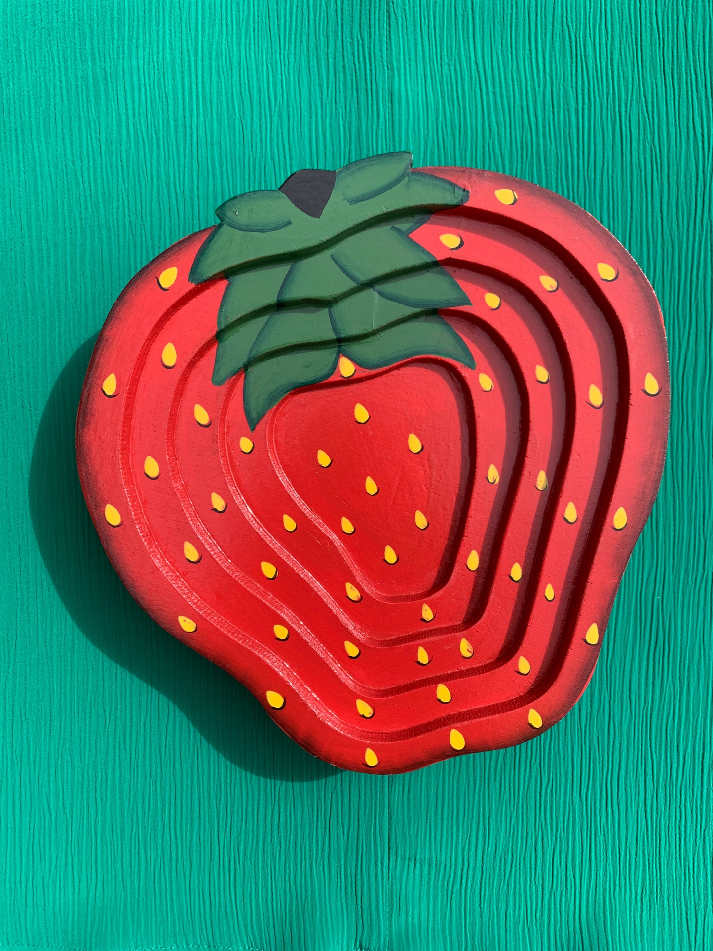 Plat / vide poche fraise peint à la main