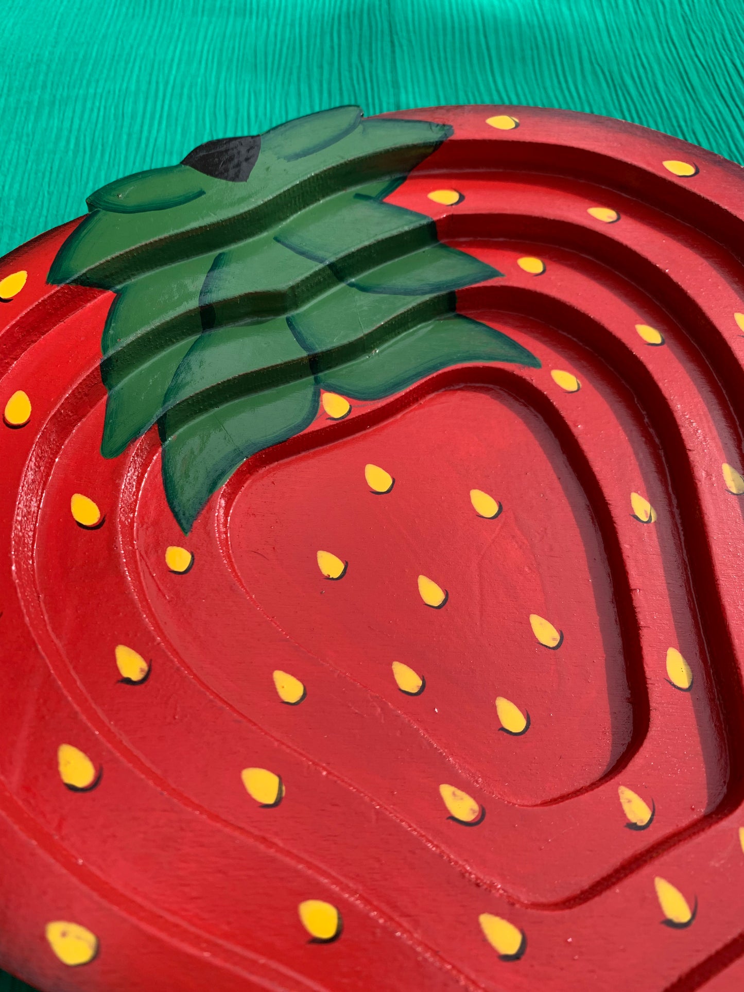 Plat / vide poche fraise peint à la main