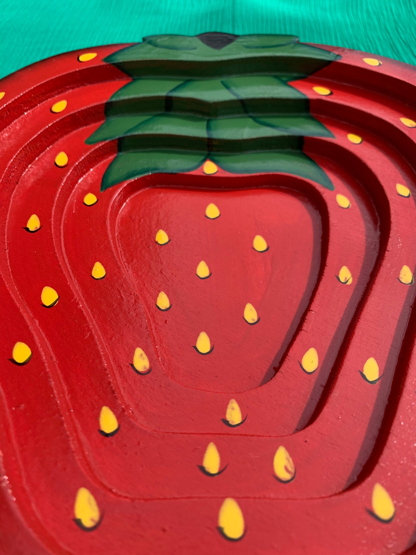 Plat / vide poche fraise peint à la main
