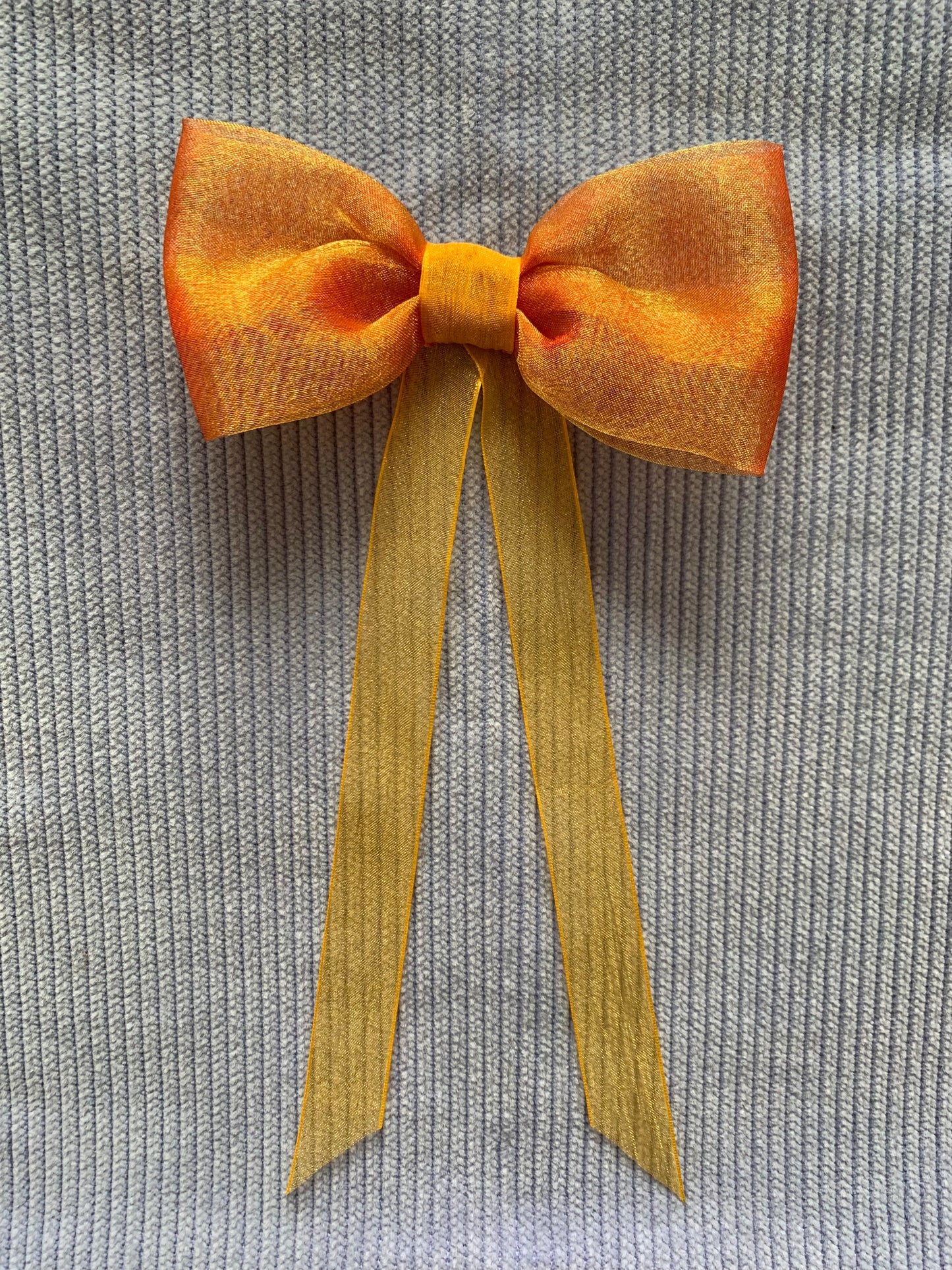 Noeud cheveux orange organza