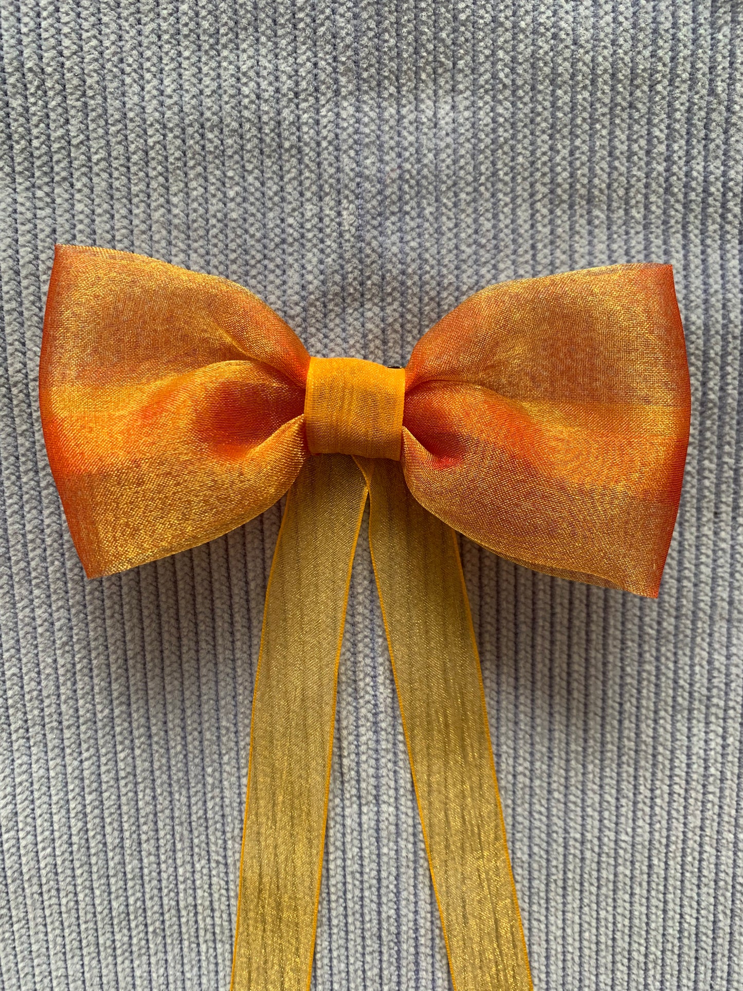 Noeud cheveux orange organza