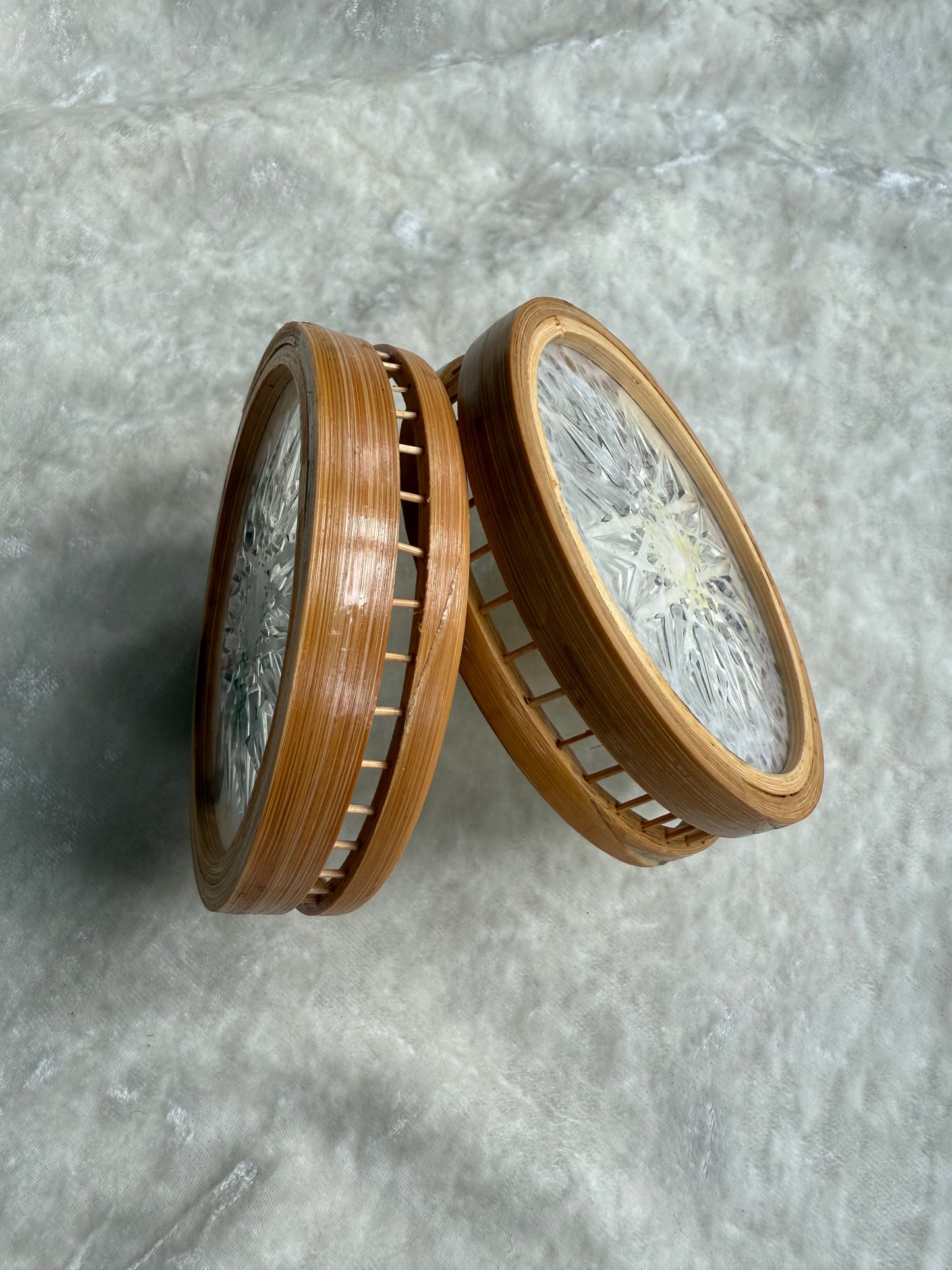 Cinq sous-verres vintage papillons séchés tour en bambou