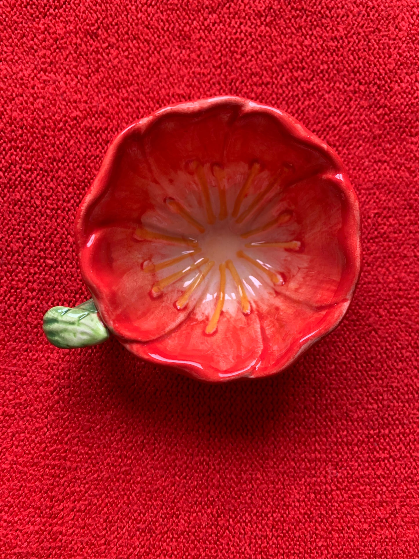 Petite tasse fleur avec son assiette