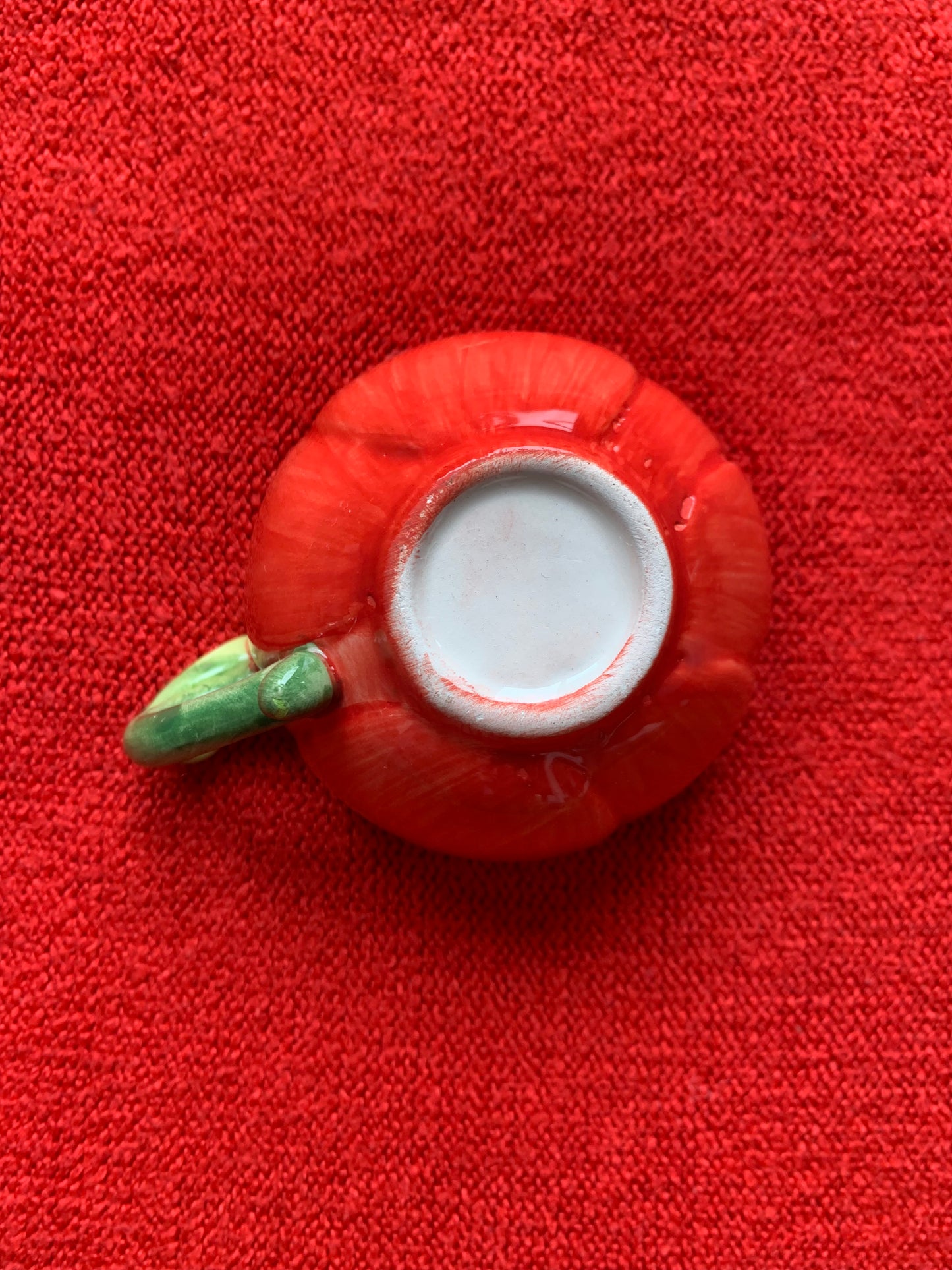 Petite tasse fleur avec son assiette