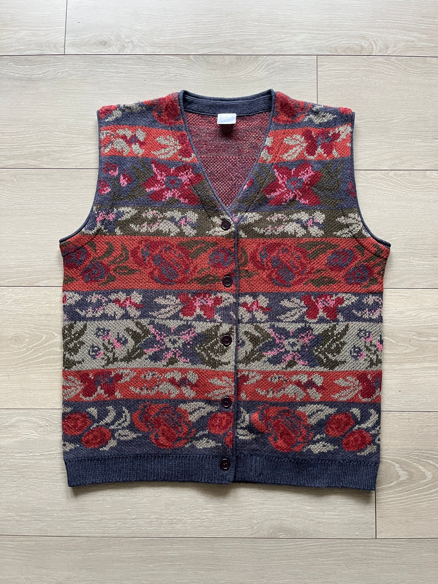 Gilet motifs floraux T.48