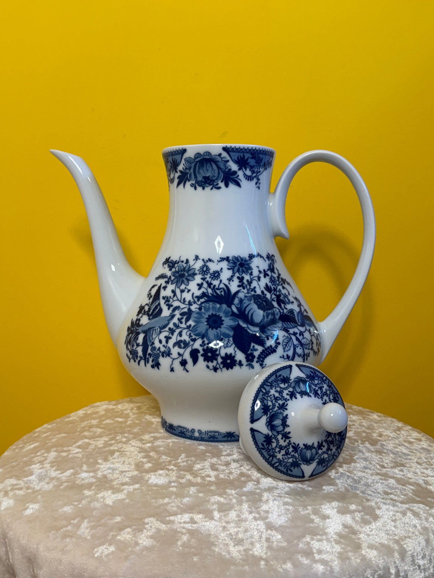 Théière en porcelaine ancienne motif bleu fleuri Kahla Made in Germany