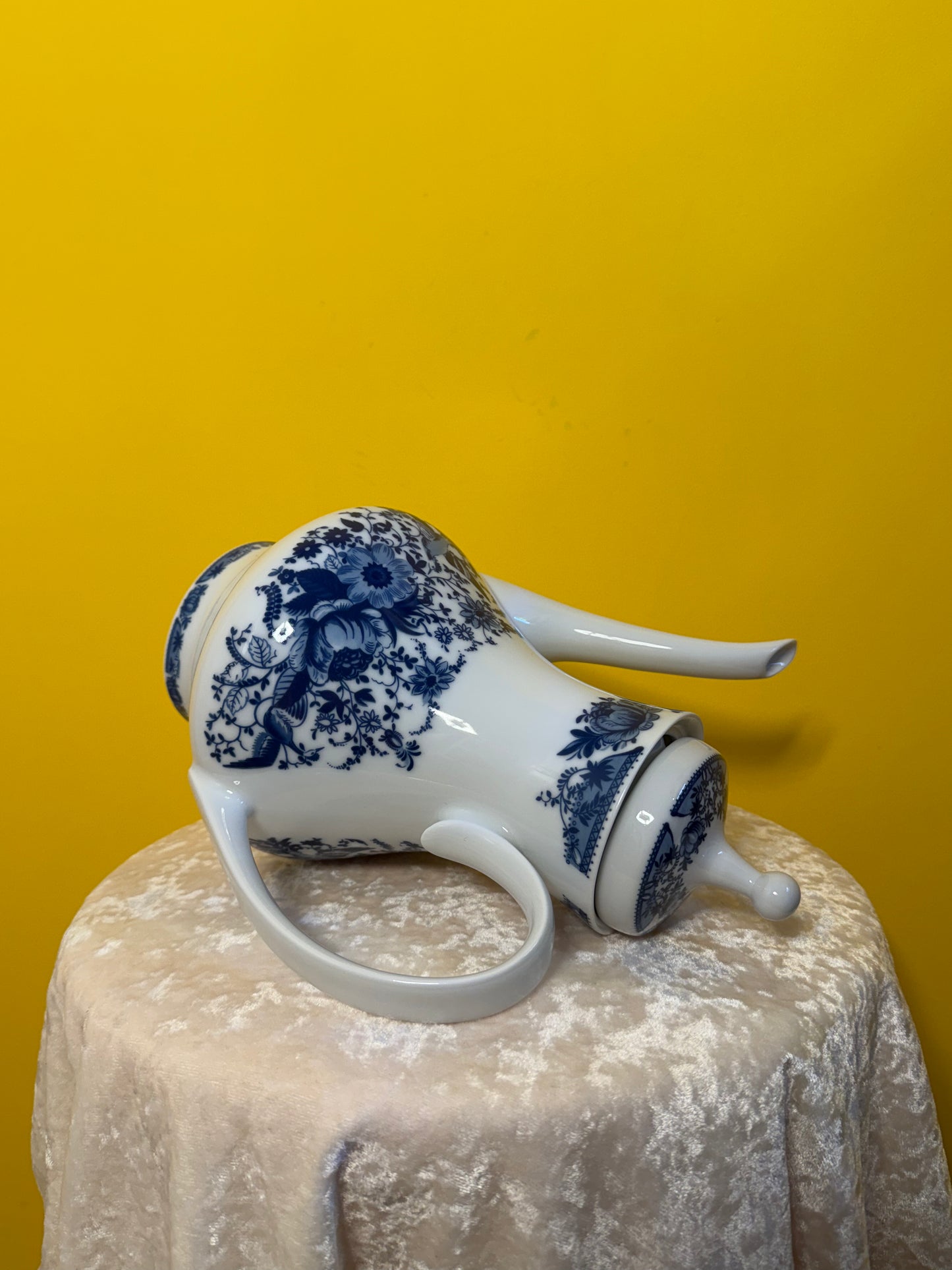 Théière en porcelaine ancienne motif bleu fleuri Kahla Made in Germany