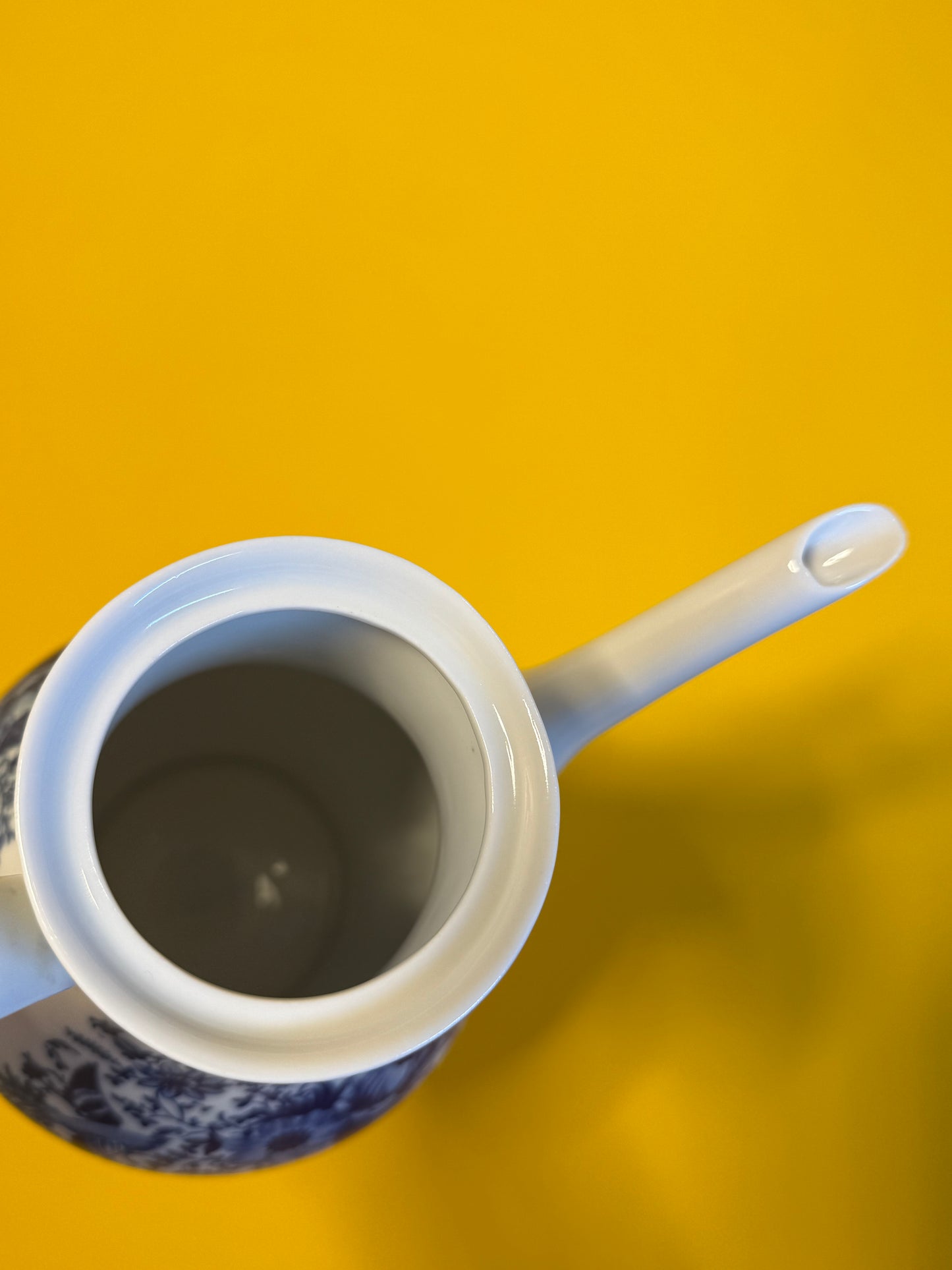 Théière en porcelaine ancienne motif bleu fleuri Kahla Made in Germany