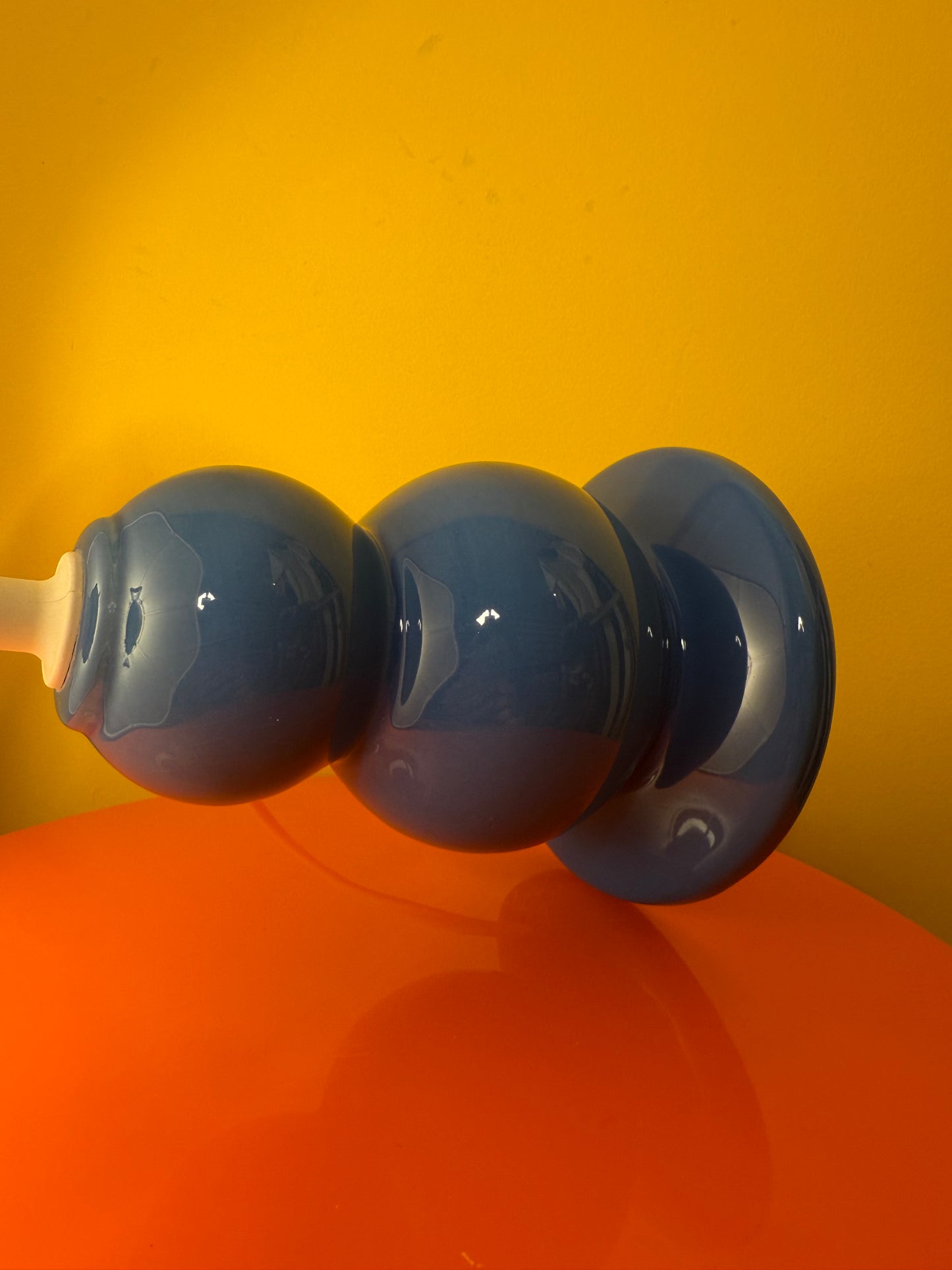 Lampe Mathias pied boules bleues en céramique avec abat jour-vintage