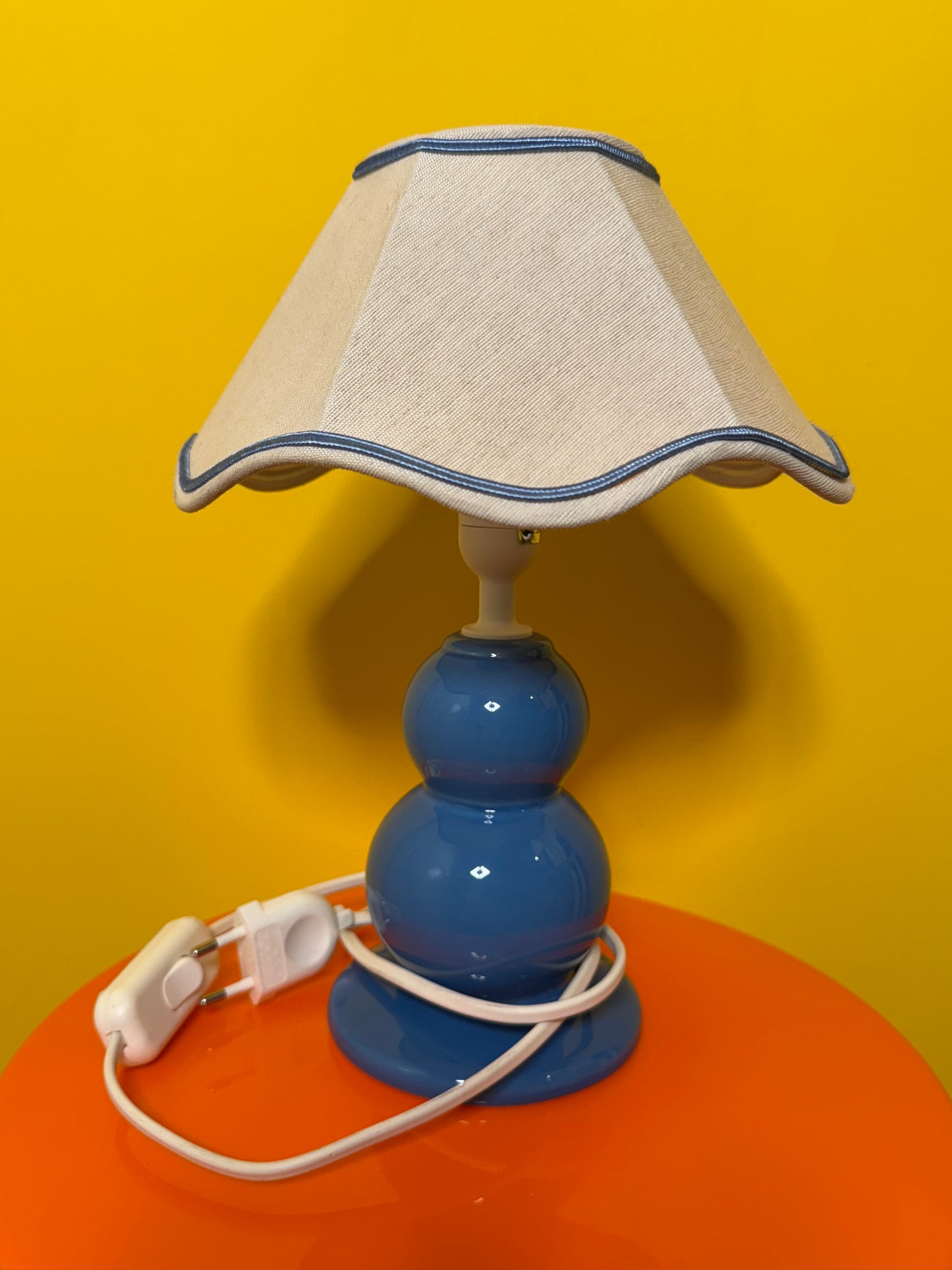 Lampe Mathias pied boules bleues en céramique avec abat jour-vintage