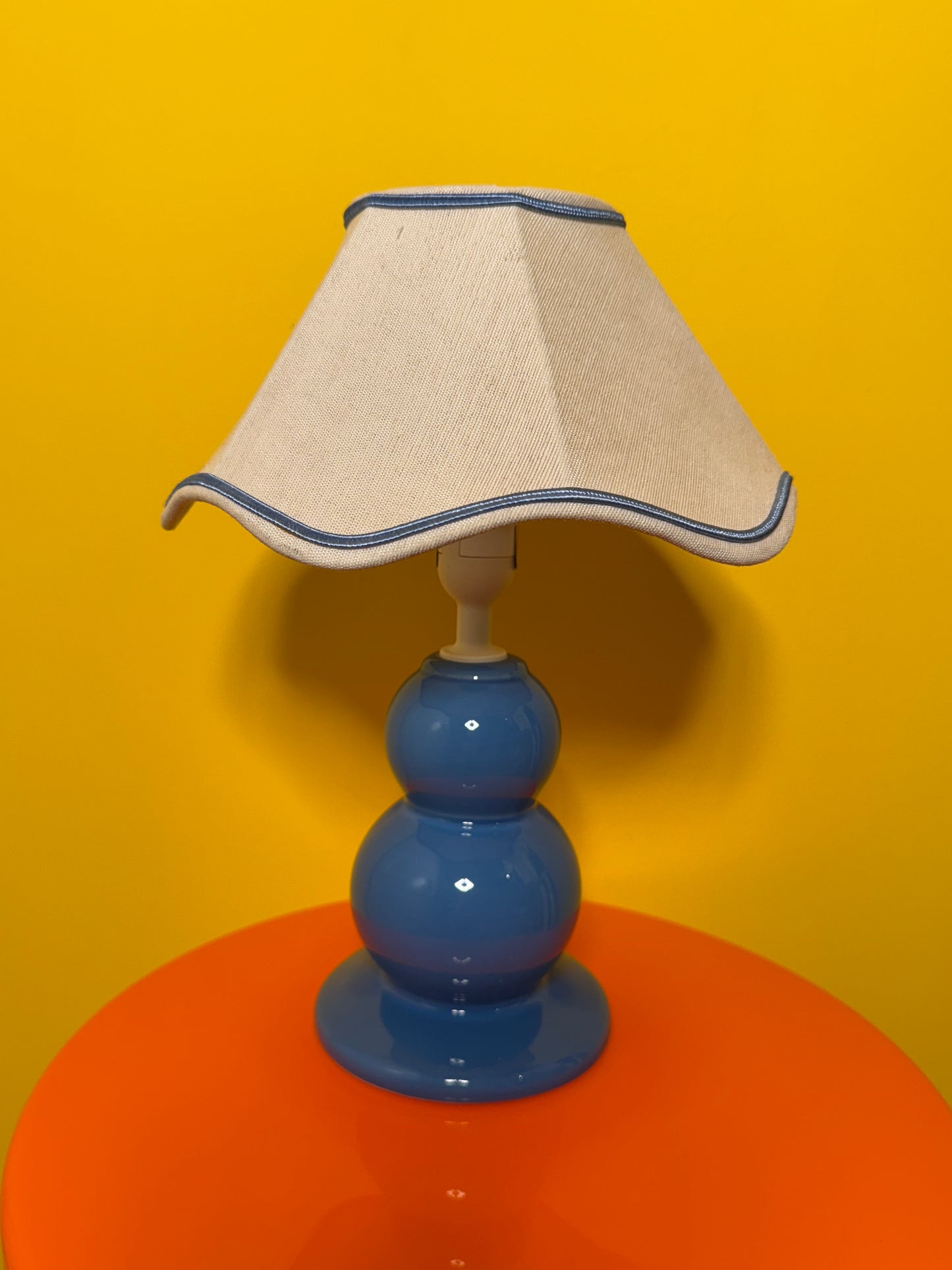 Lampe Mathias pied boules bleues en céramique avec abat jour-vintage