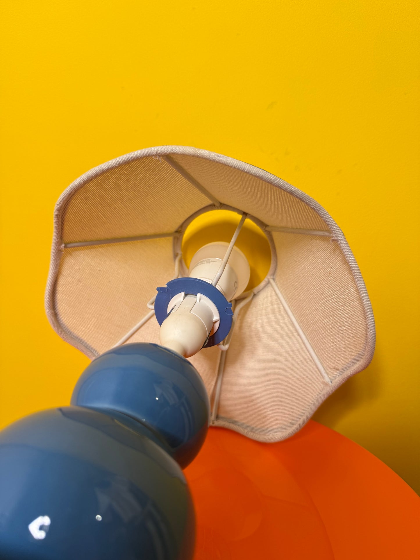 Lampe Mathias pied boules bleues en céramique avec abat jour-vintage