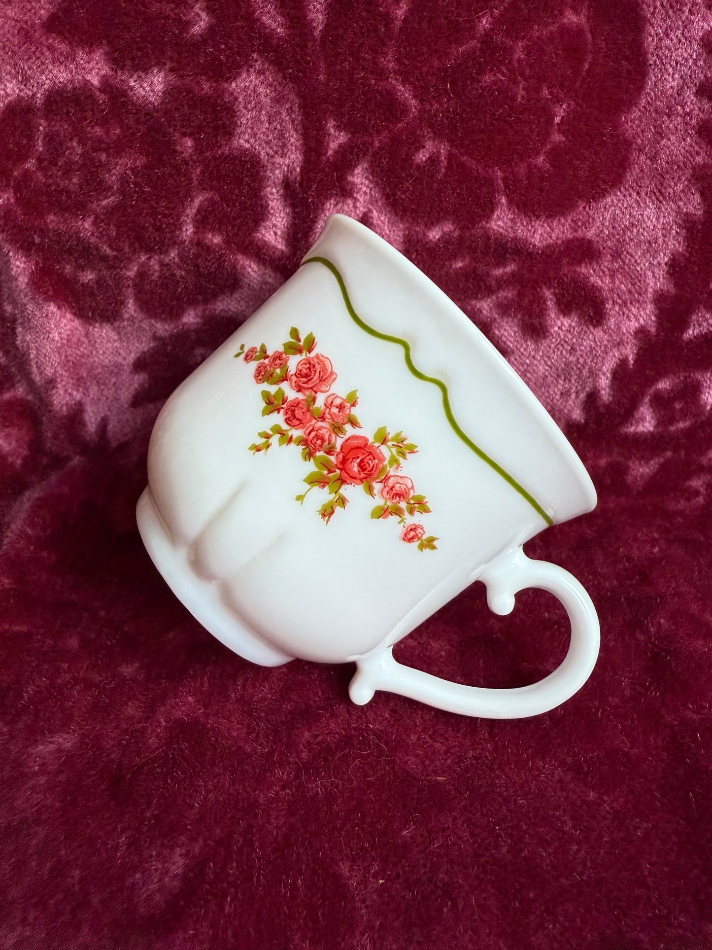 Quatre tasses fleuries vintage Arcopal France