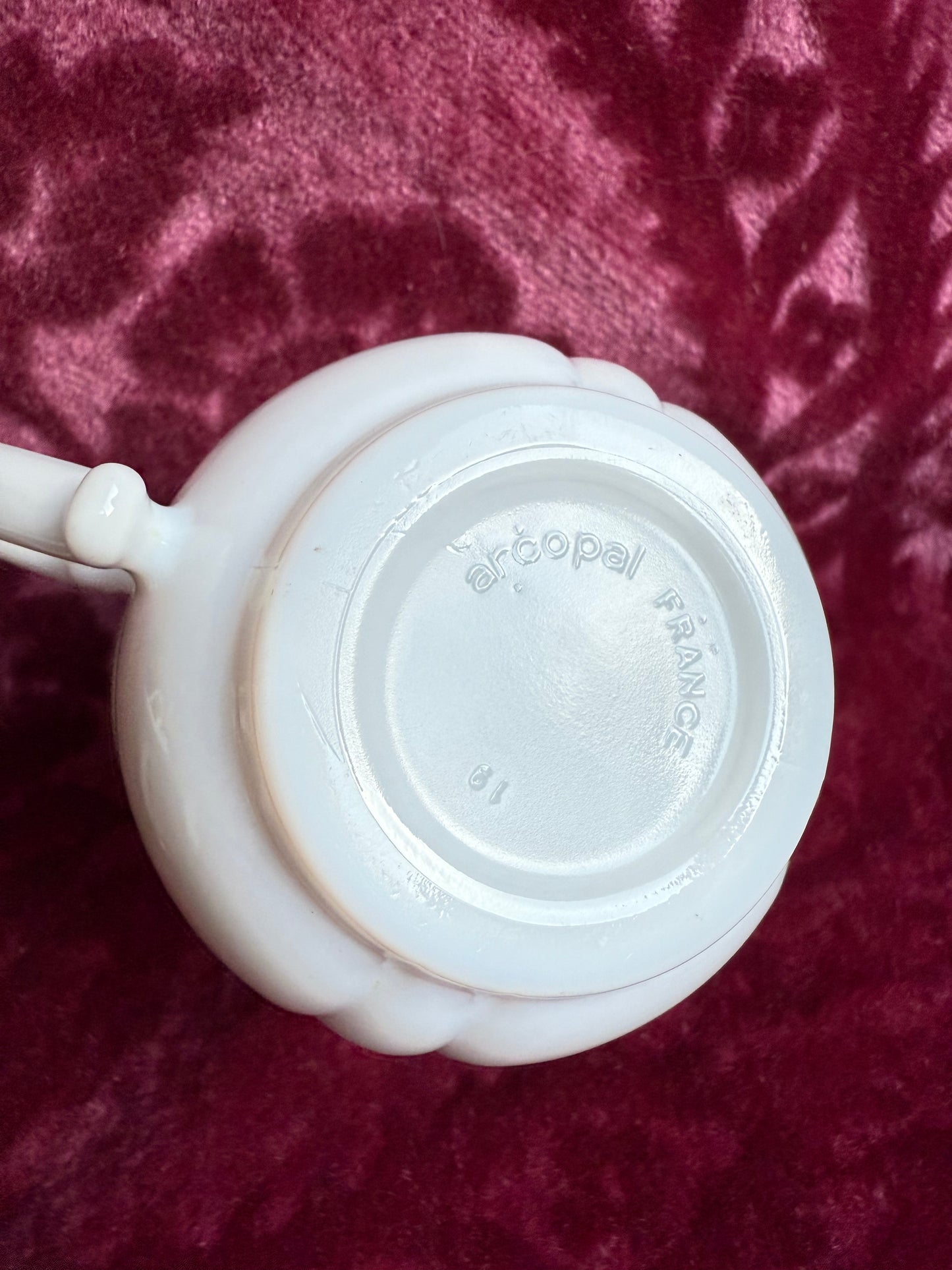 Quatre tasses fleuries vintage Arcopal France