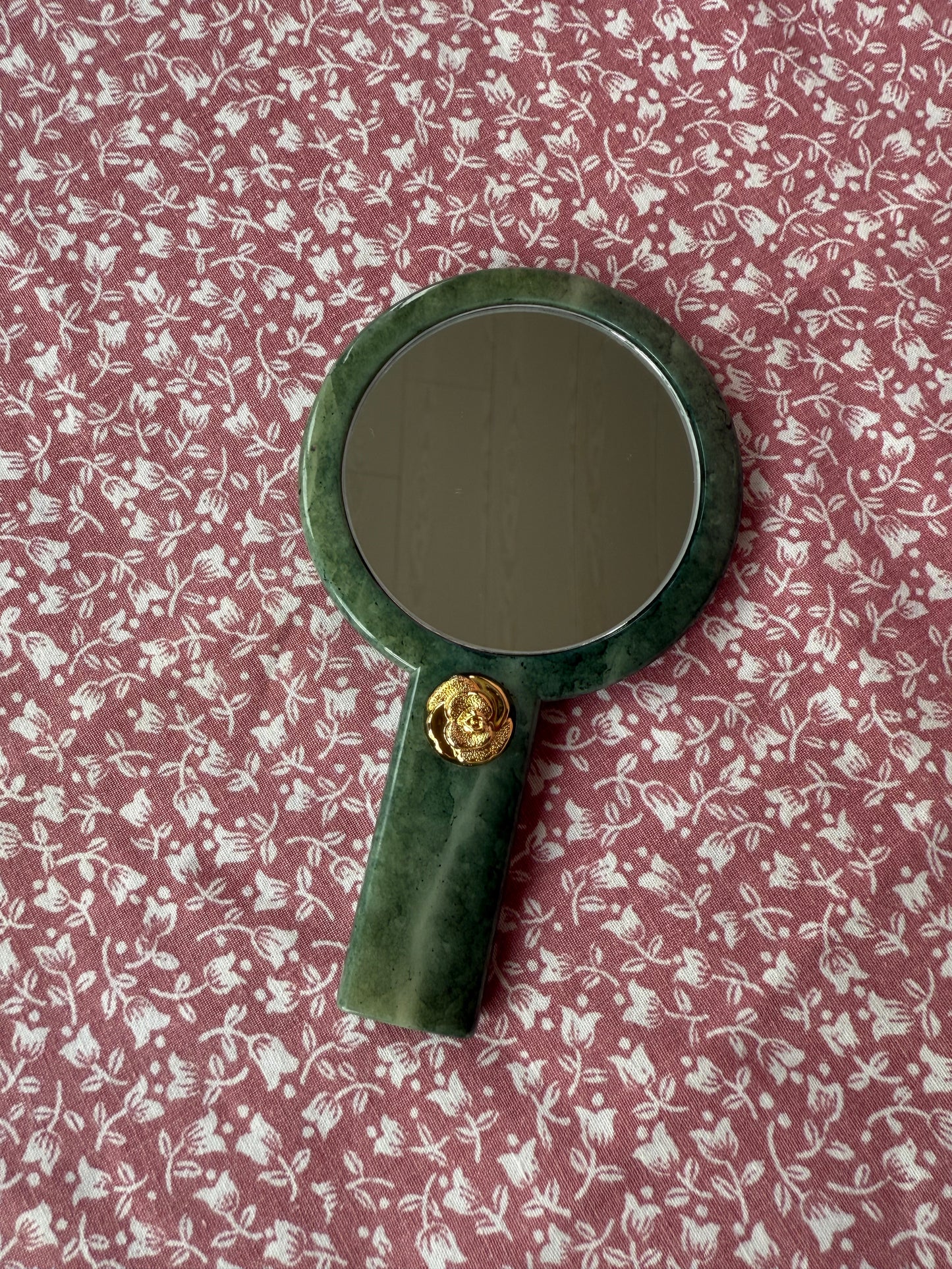 Miroir à main rond imitation pierre verte et rose dorée