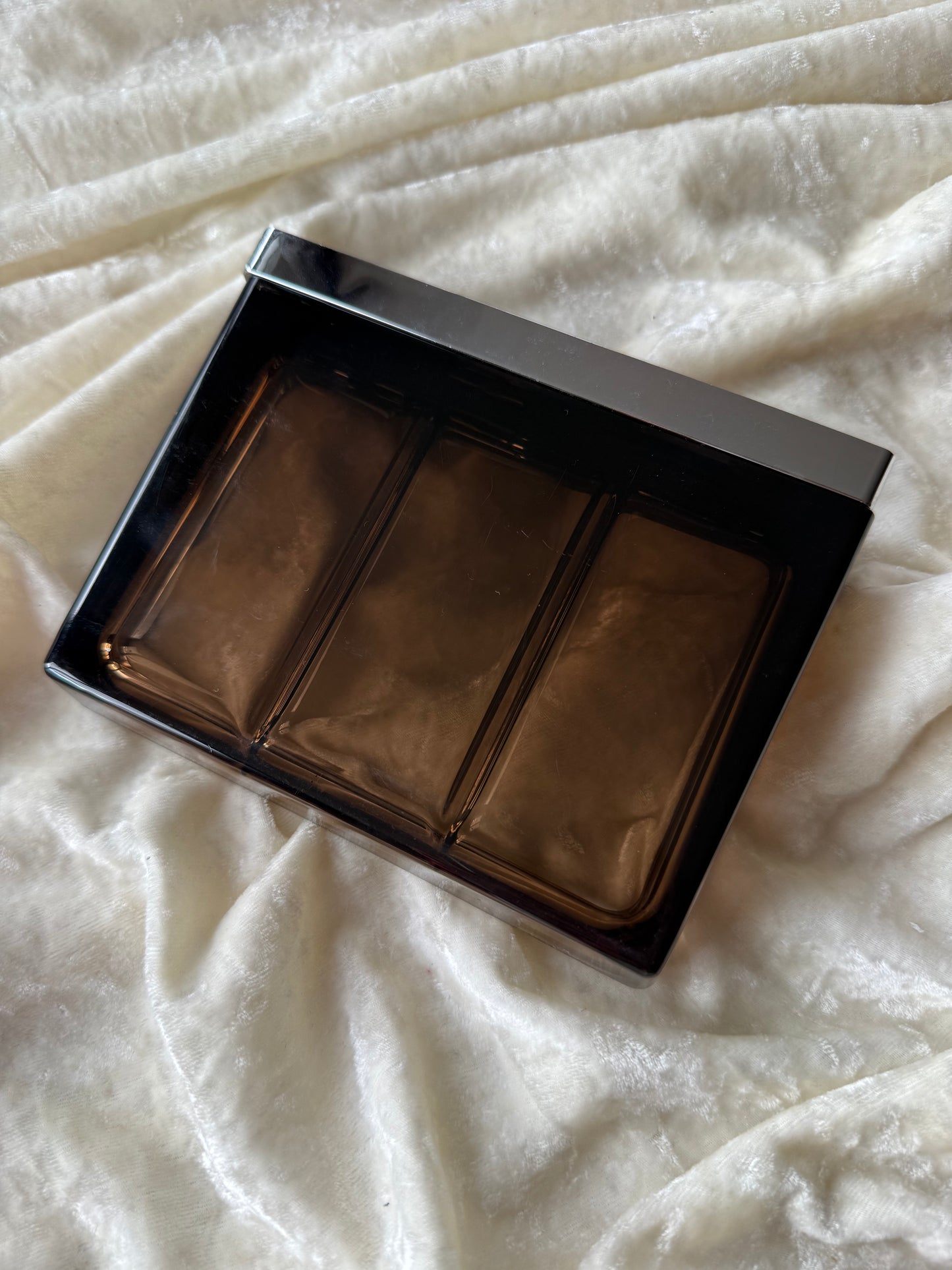 Porte savon en plexiglas ambré Allibert des années 70