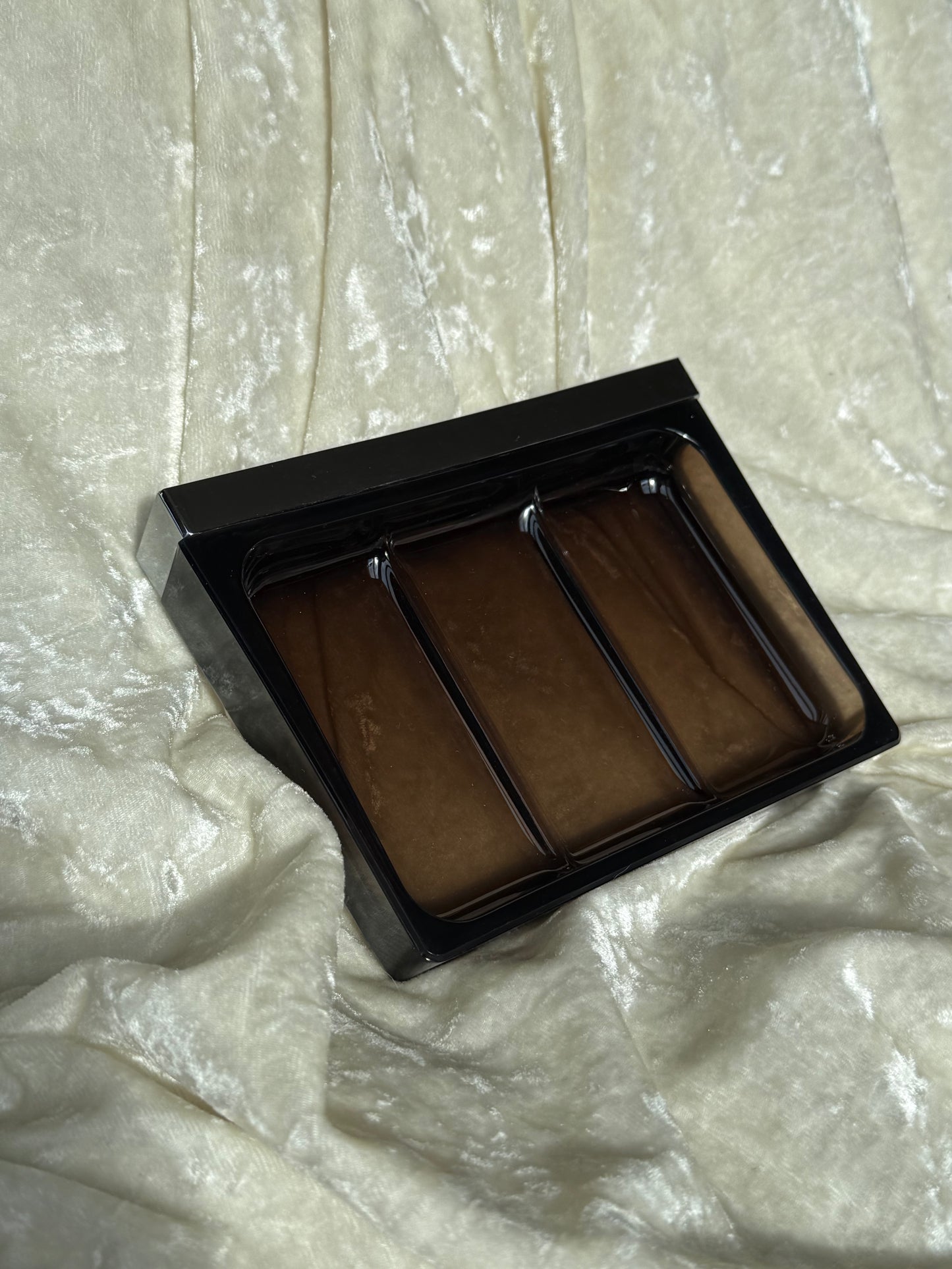 Porte savon en plexiglas ambré Allibert des années 70