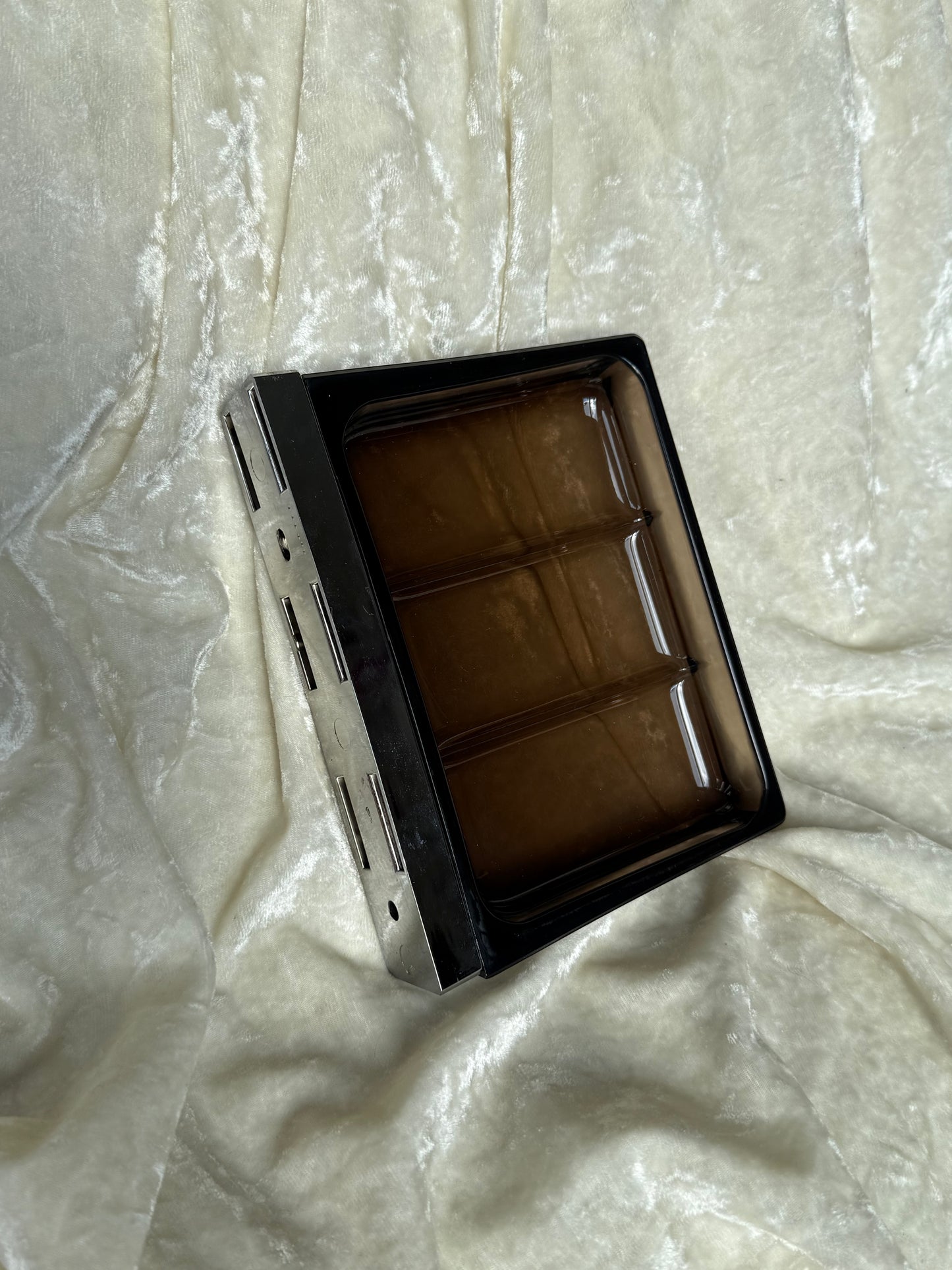 Porte savon en plexiglas ambré Allibert des années 70