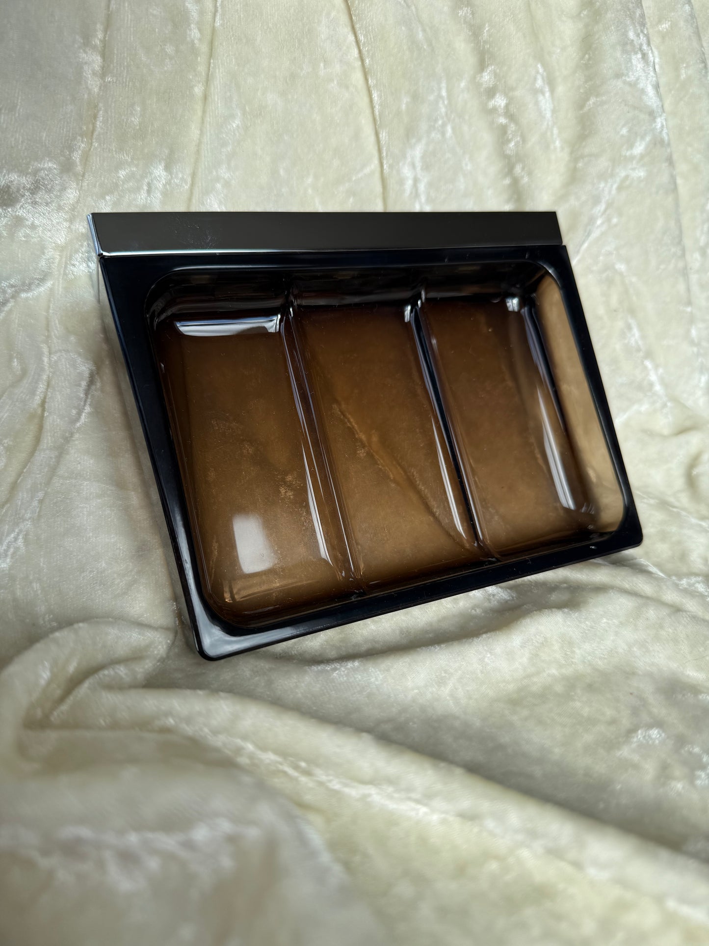 Porte savon en plexiglas ambré Allibert des années 70