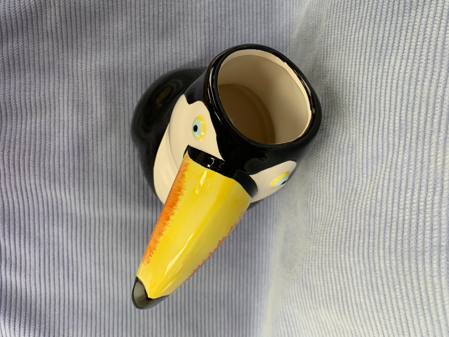 Vase toucan