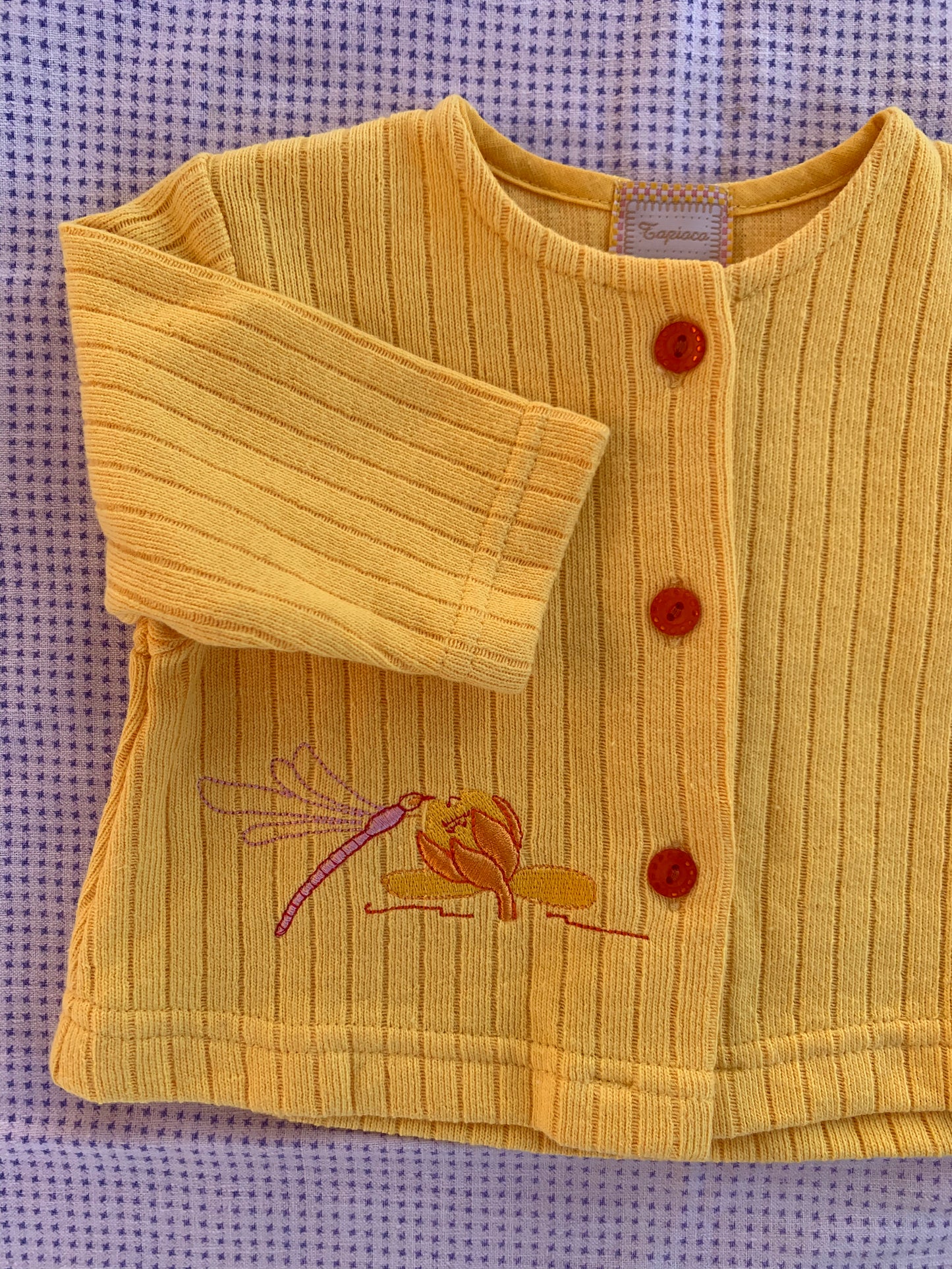 Petit gilet jaune neuf avec broderie Tapioca T.3 mois