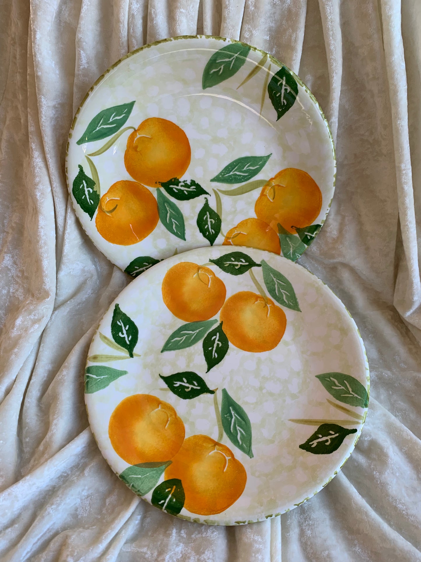 Deux assiettes plates motifs oranges Made in Italy