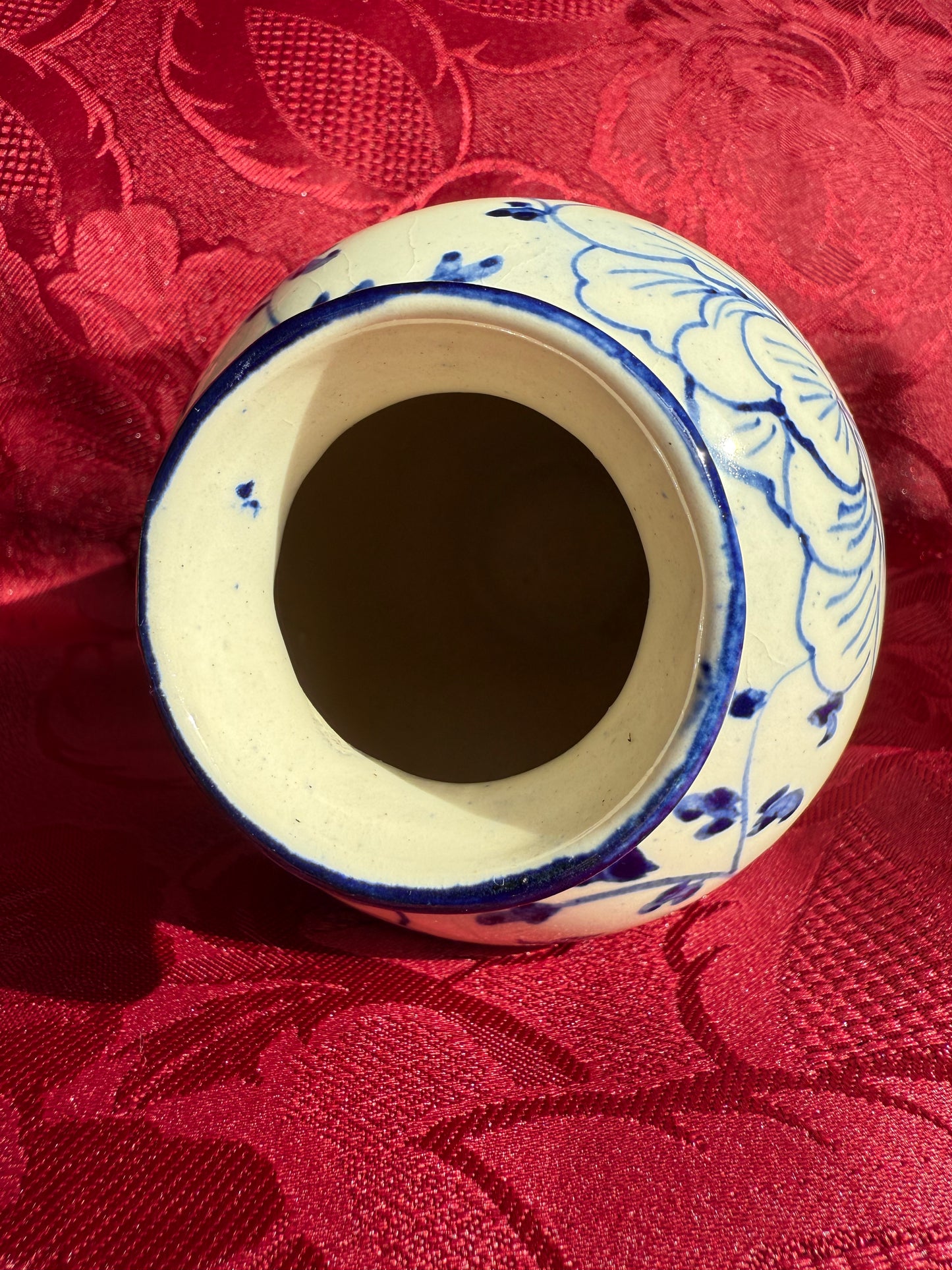 Vase en céramique fleurs bleues peintes à la main