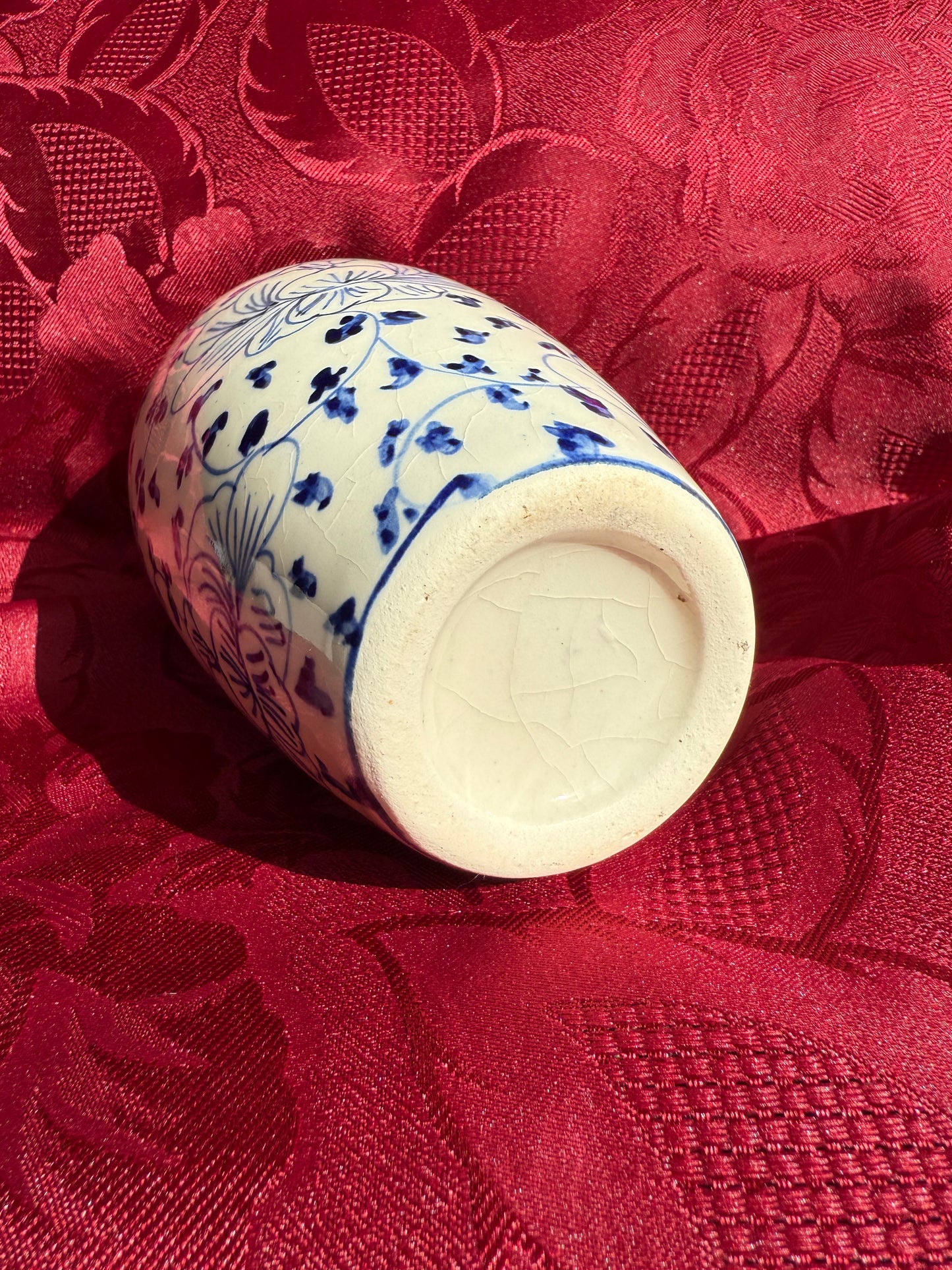 Vase en céramique fleurs bleues peintes à la main