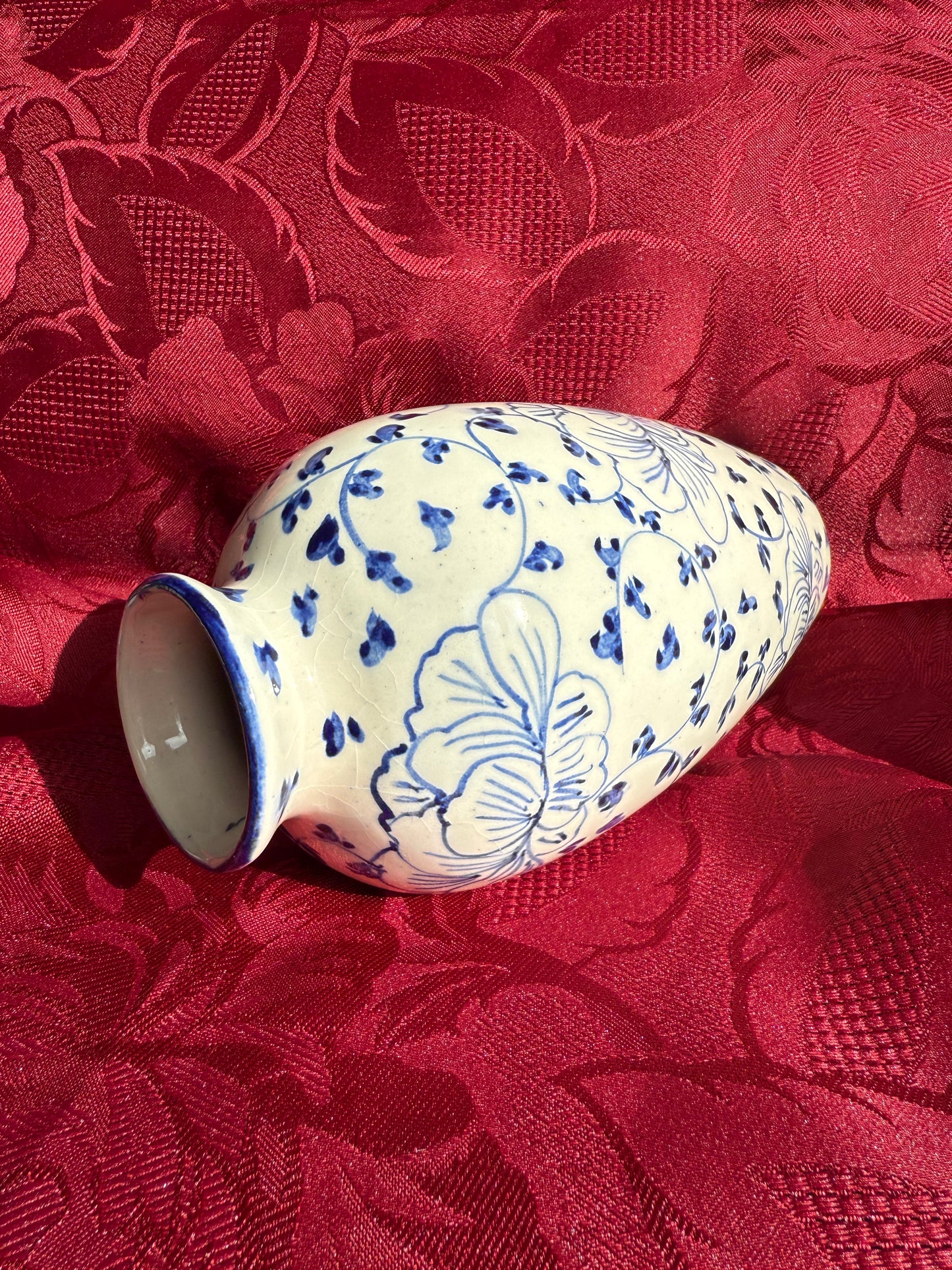 Vase en céramique fleurs bleues peintes à la main