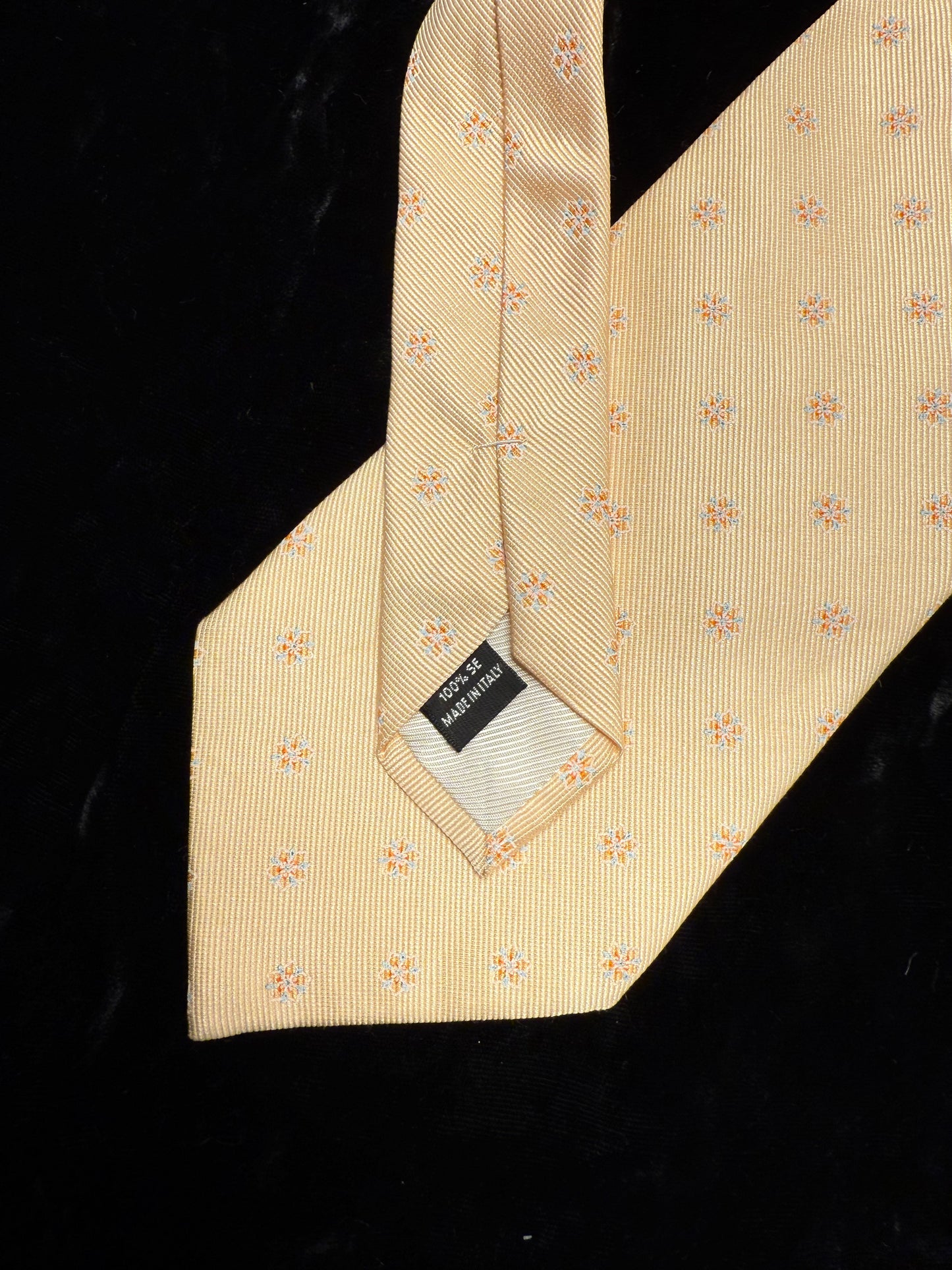 Cravate Bevilacqua fleurie