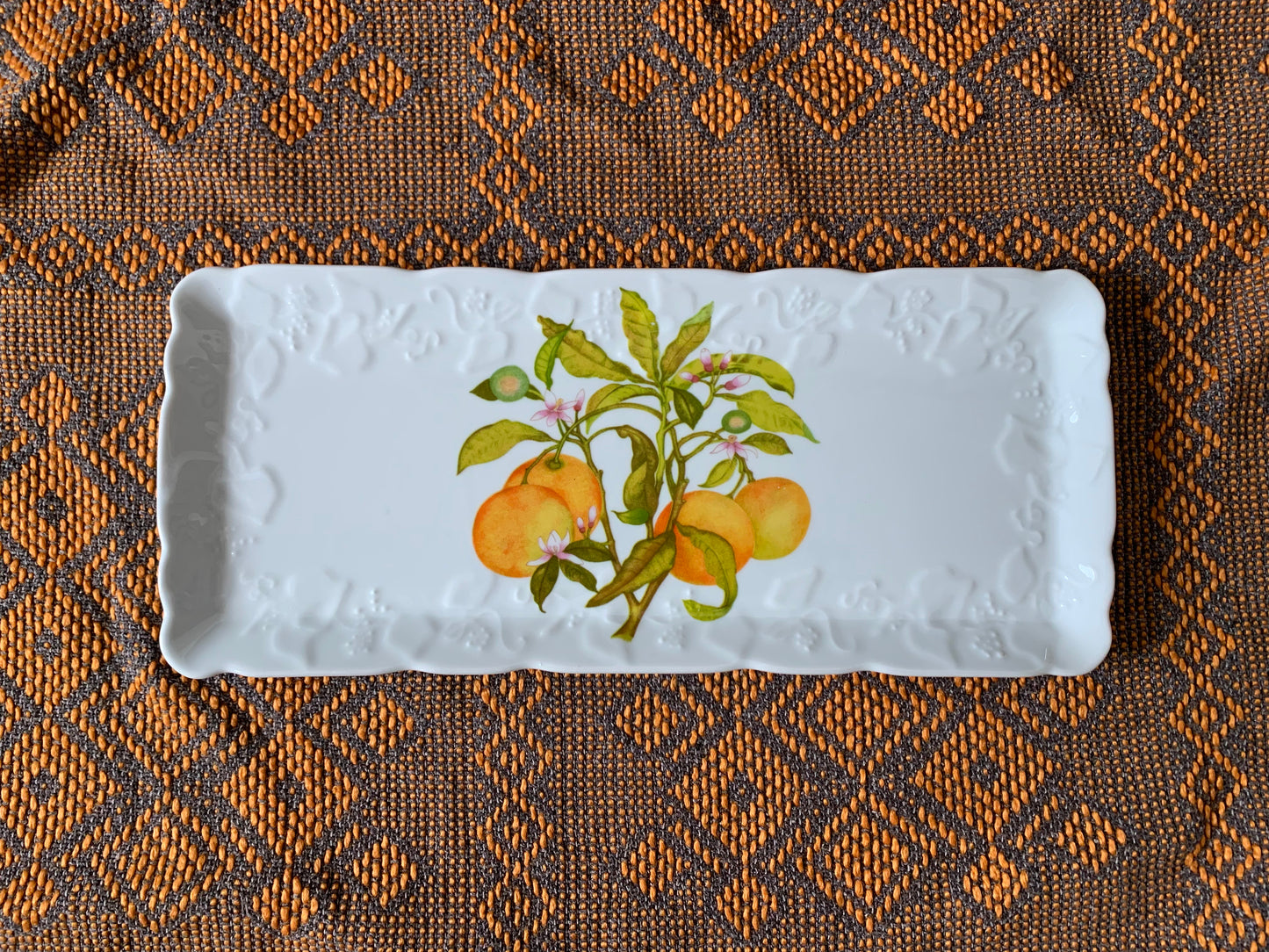 Plat à cake en porcelaine