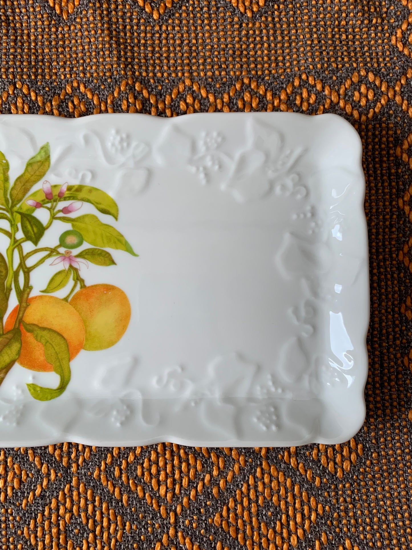 Plat à cake en porcelaine