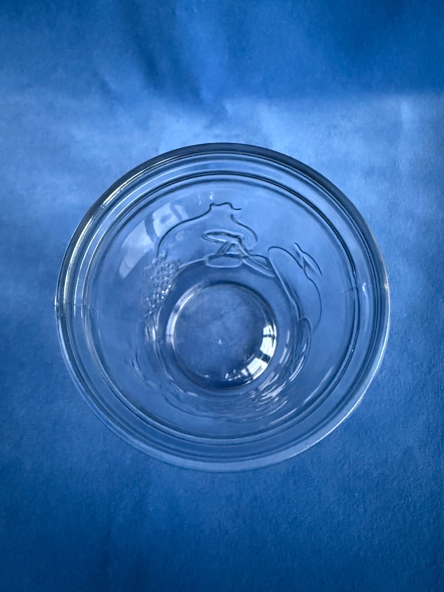 Sept verres à eau en verre reliefs fruits