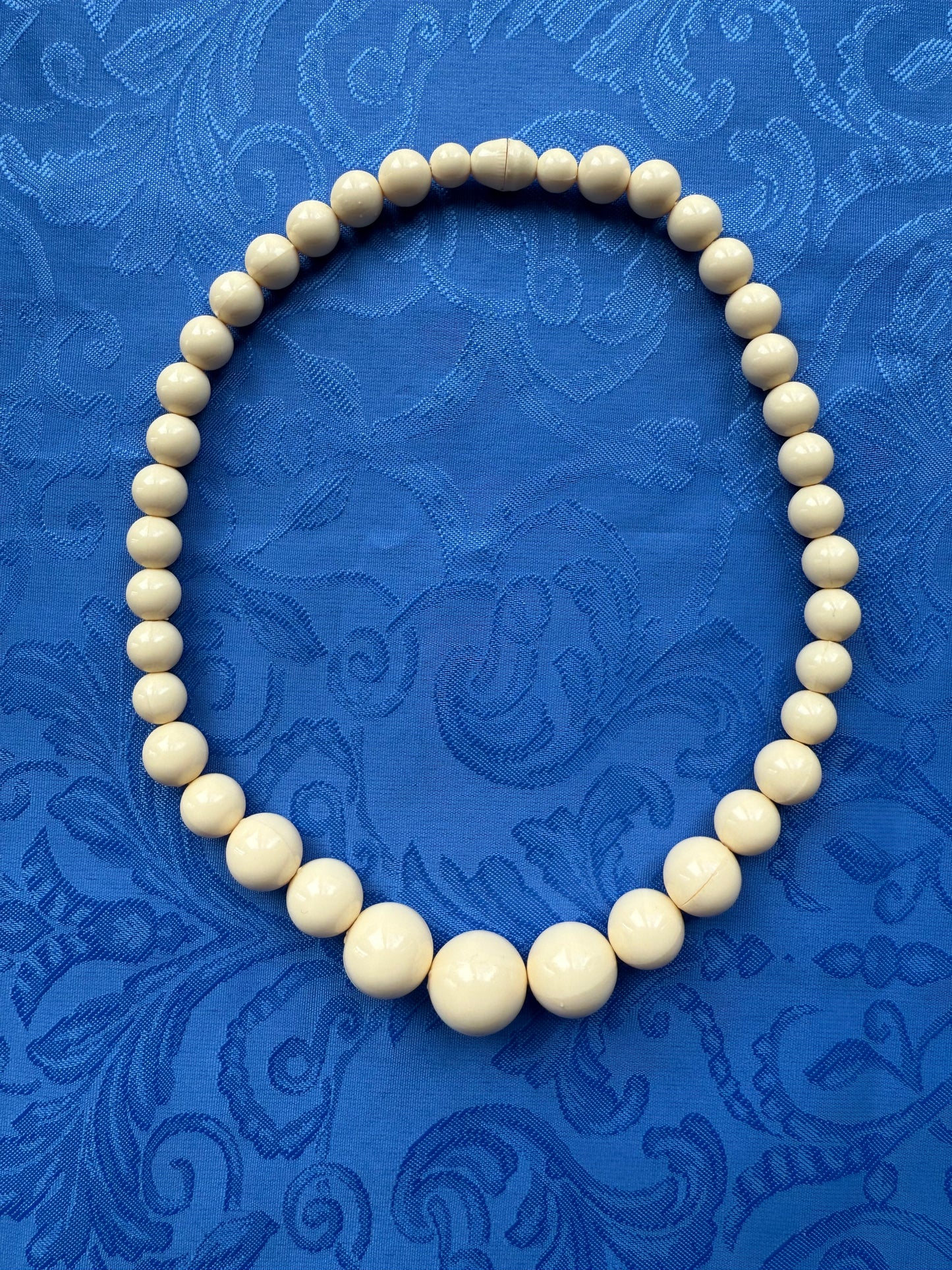 Collier vintage perles rondes couleur crème YR
