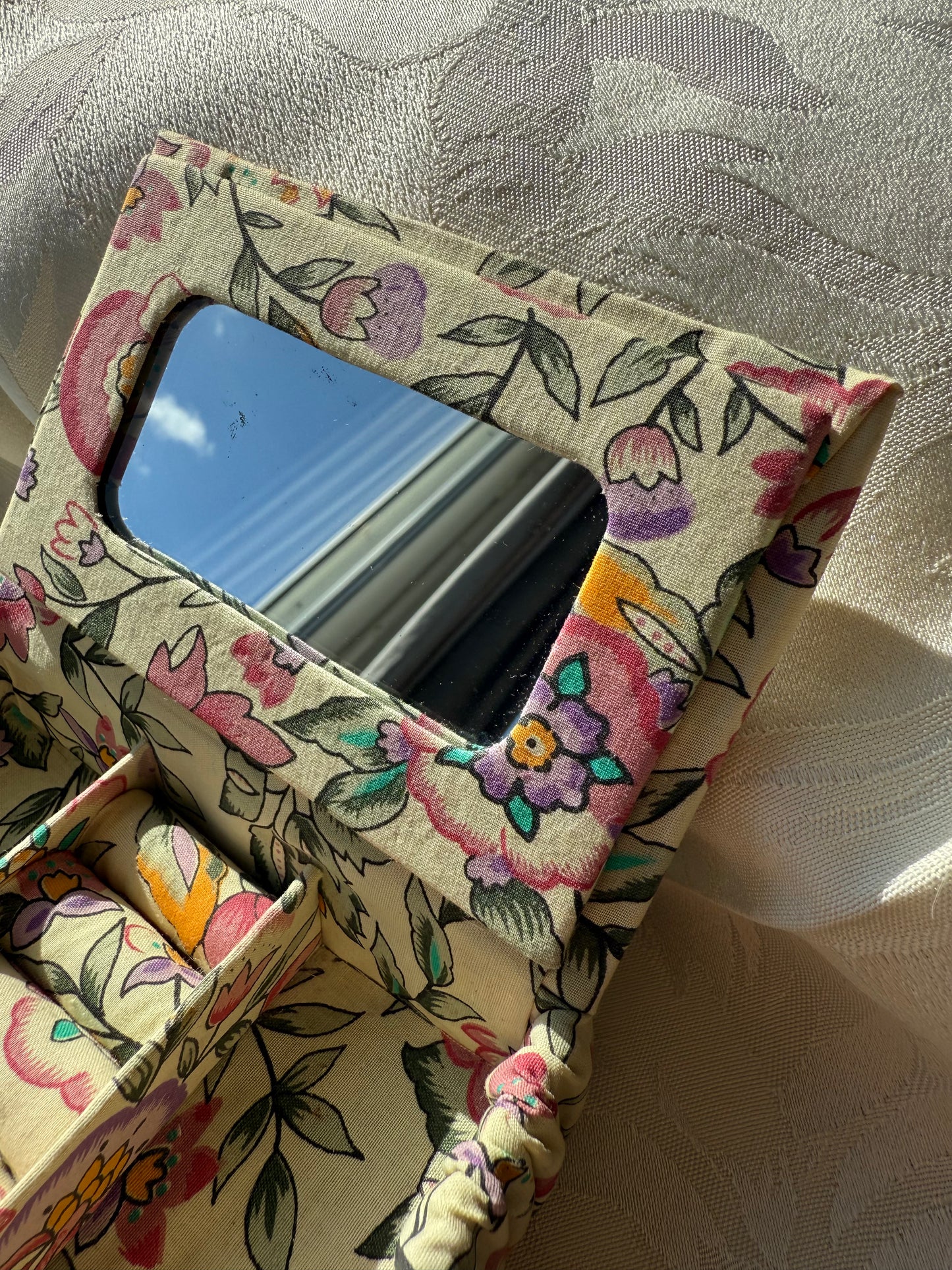 Boîte à bijoux vintage en tissu