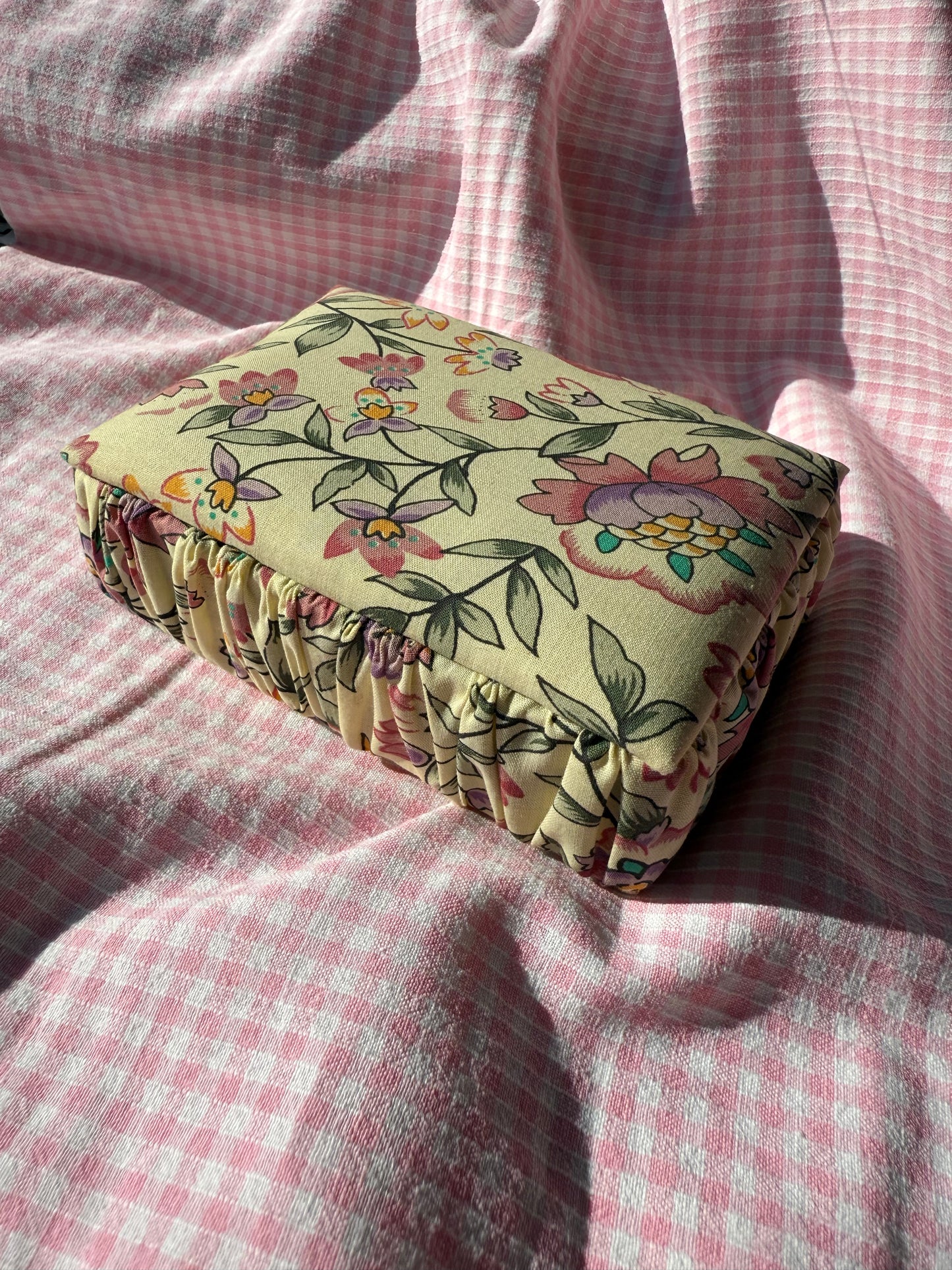 Boîte à bijoux vintage en tissu