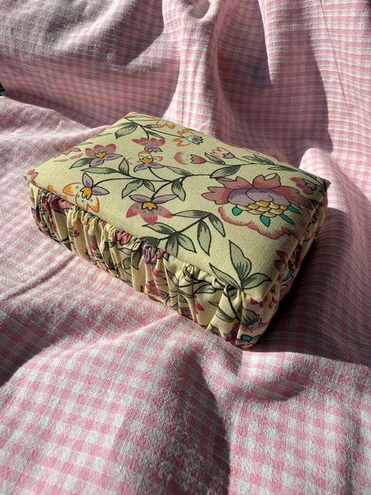 Boîte à bijoux vintage en tissu