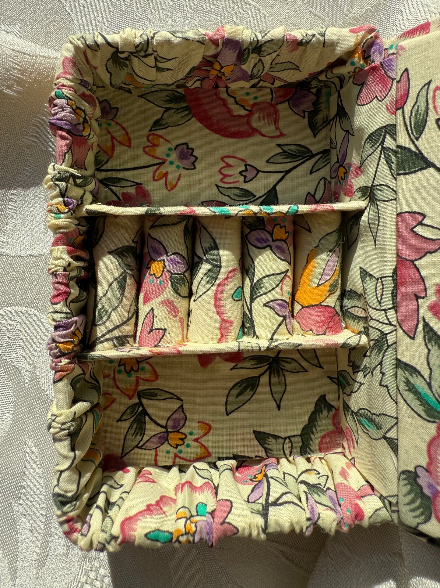 Boîte à bijoux vintage en tissu