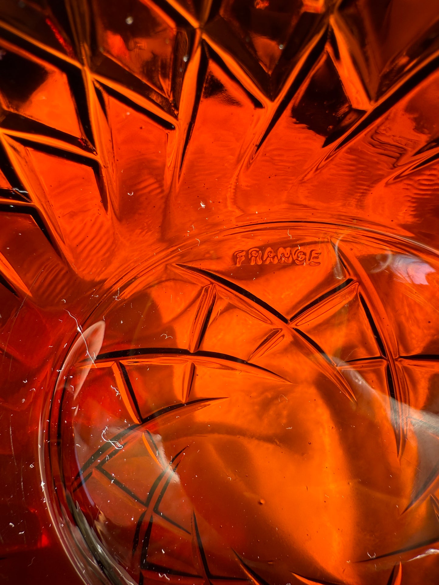 Deux saladiers en verre ambré France 70's