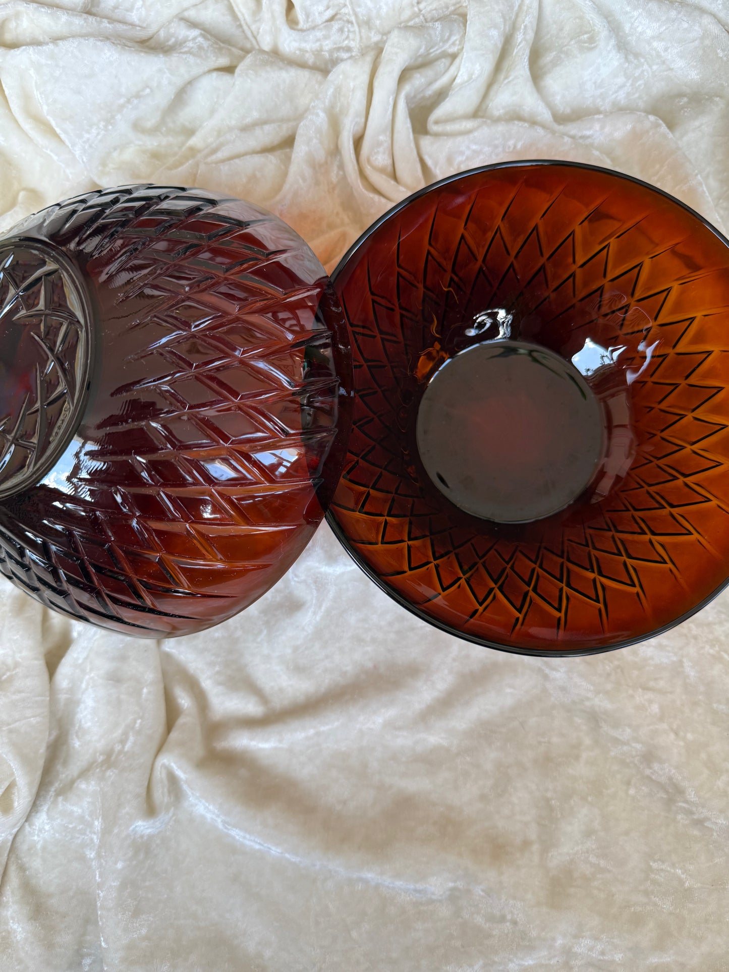 Deux saladiers en verre ambré France 70's