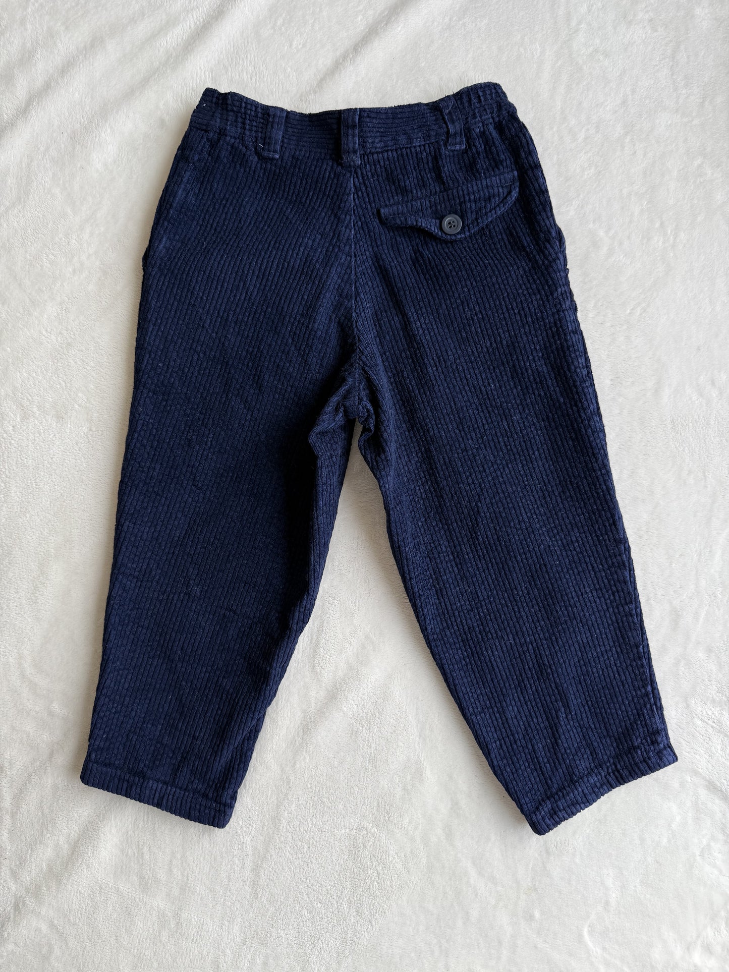 Pantalon bleu foncé en velours côtelé T.4 ans