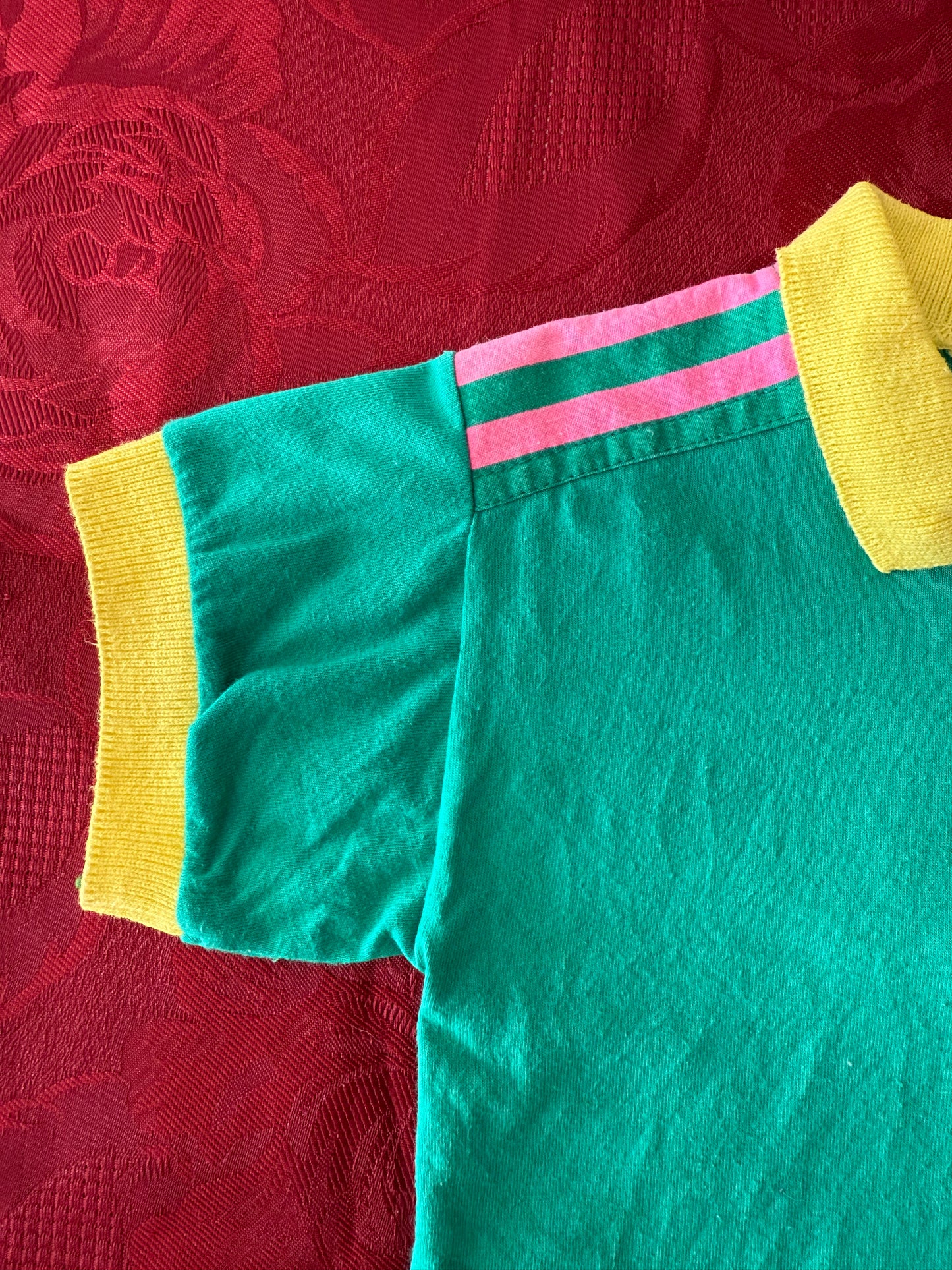 Polo bébé vintage avec rayures sur les épaules T.12 mois