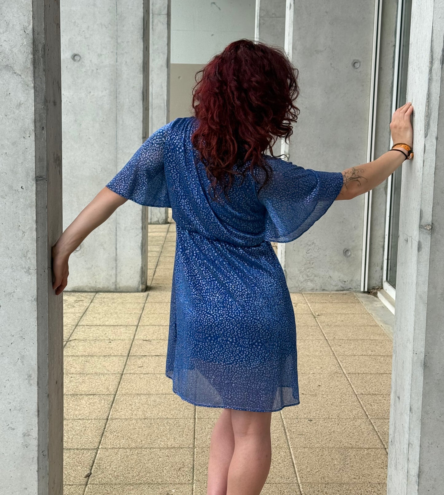 Robe EFFI motif léopard rose & bleu électrique Vintage Love T.M