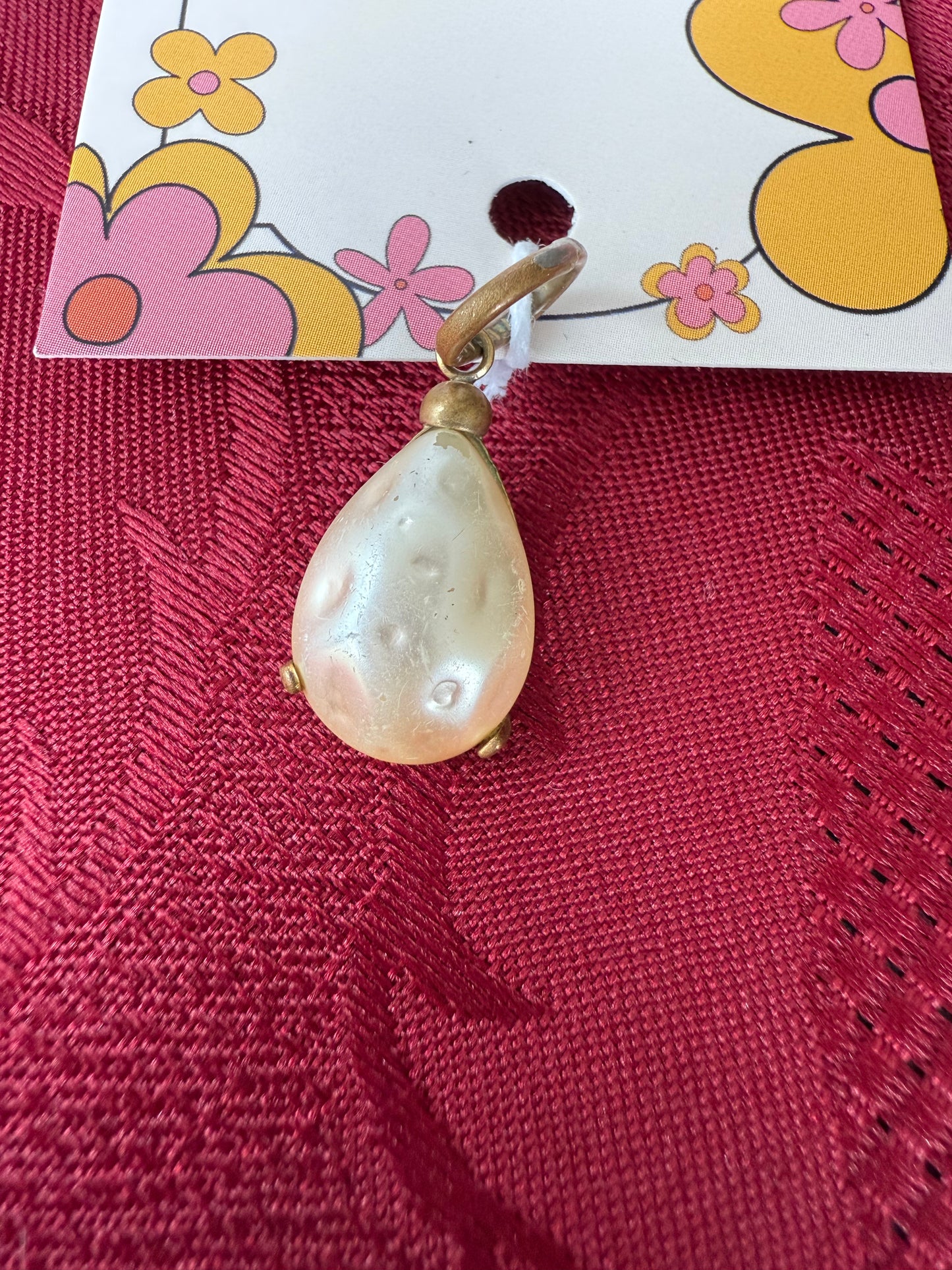 Pendentif goutte nacré