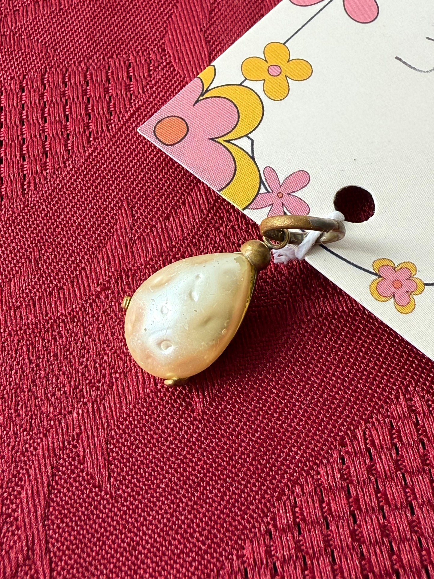 Pendentif goutte nacré