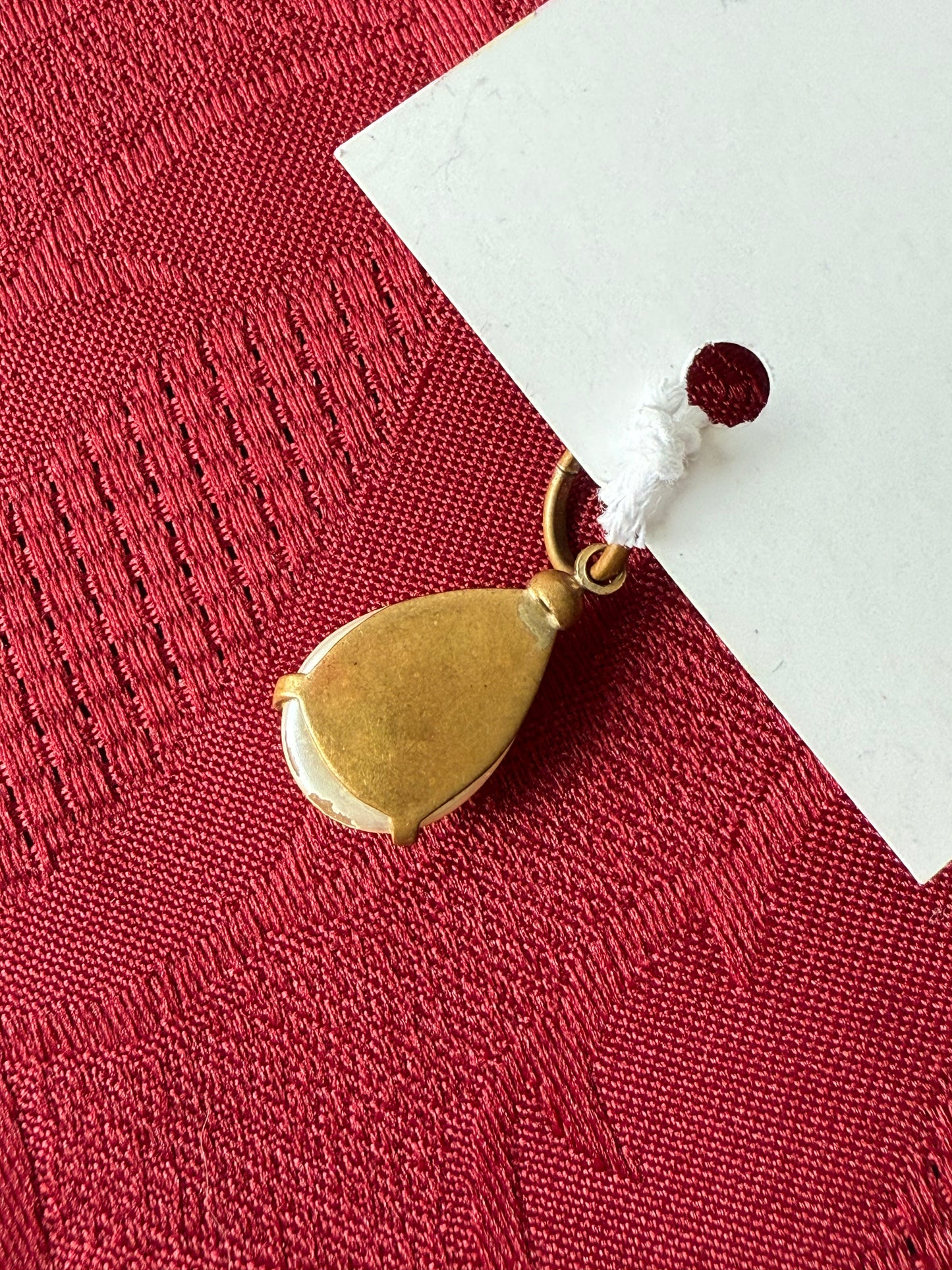 Pendentif goutte nacré