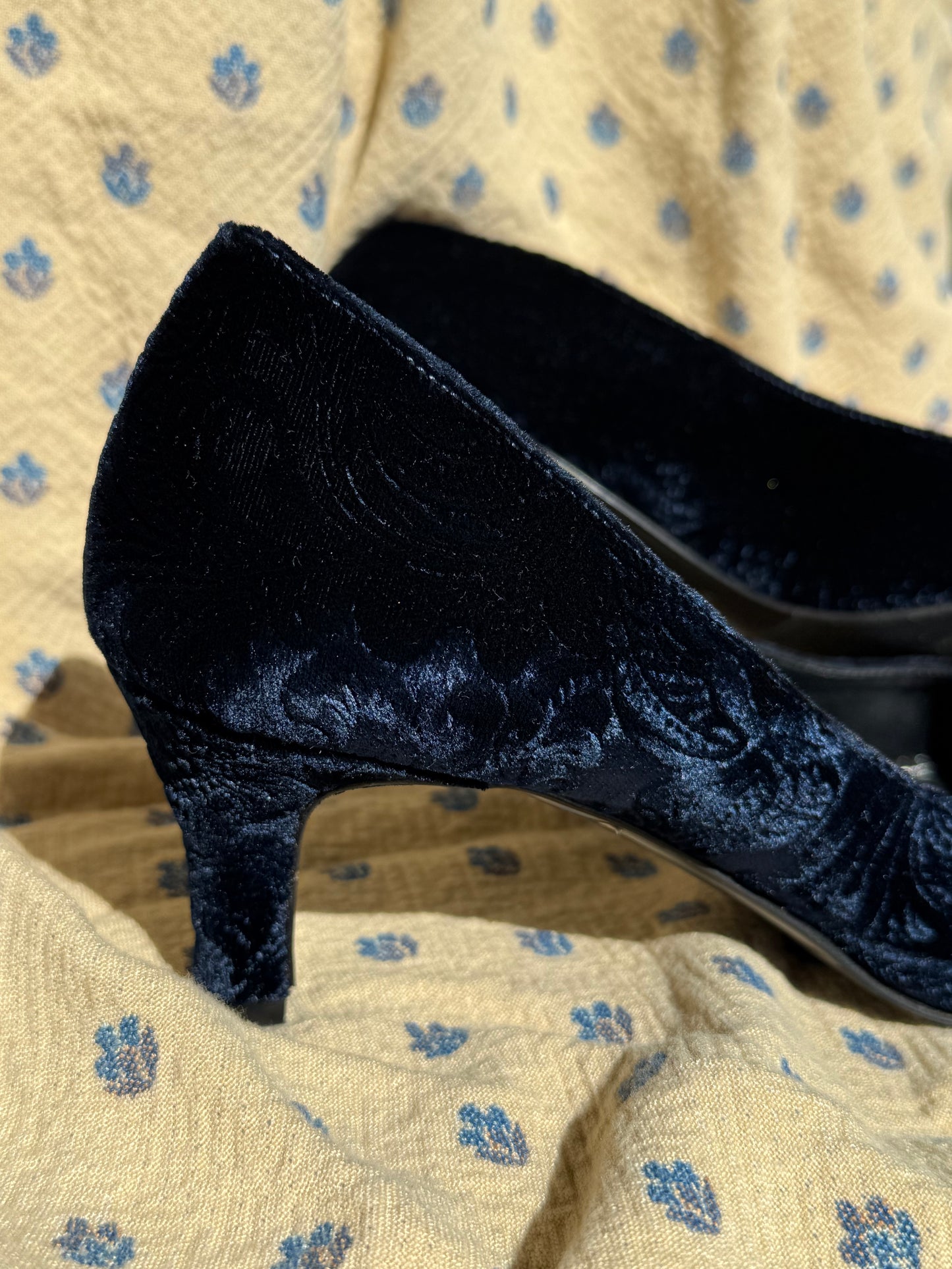 Escarpins en velours bleu nuit Prezioso vrai cuir T.36