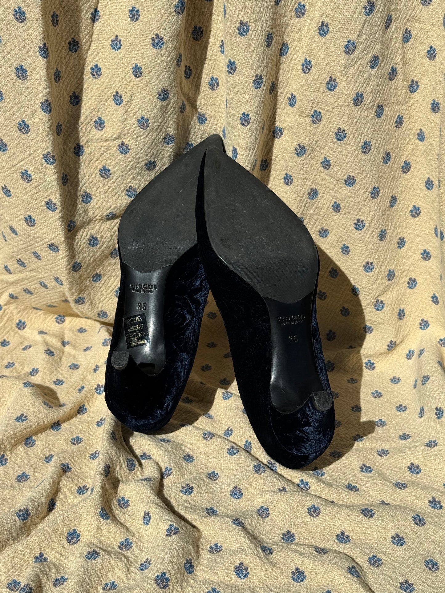 Escarpins en velours bleu nuit Prezioso vrai cuir T.36